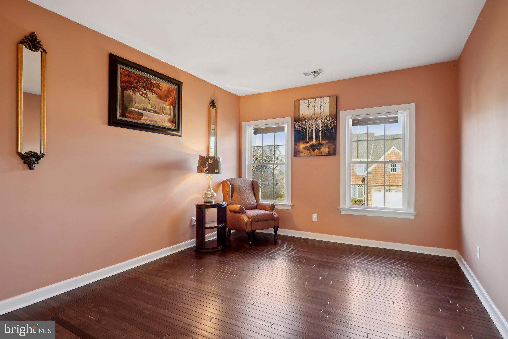 SEVEN HILLS - Residential