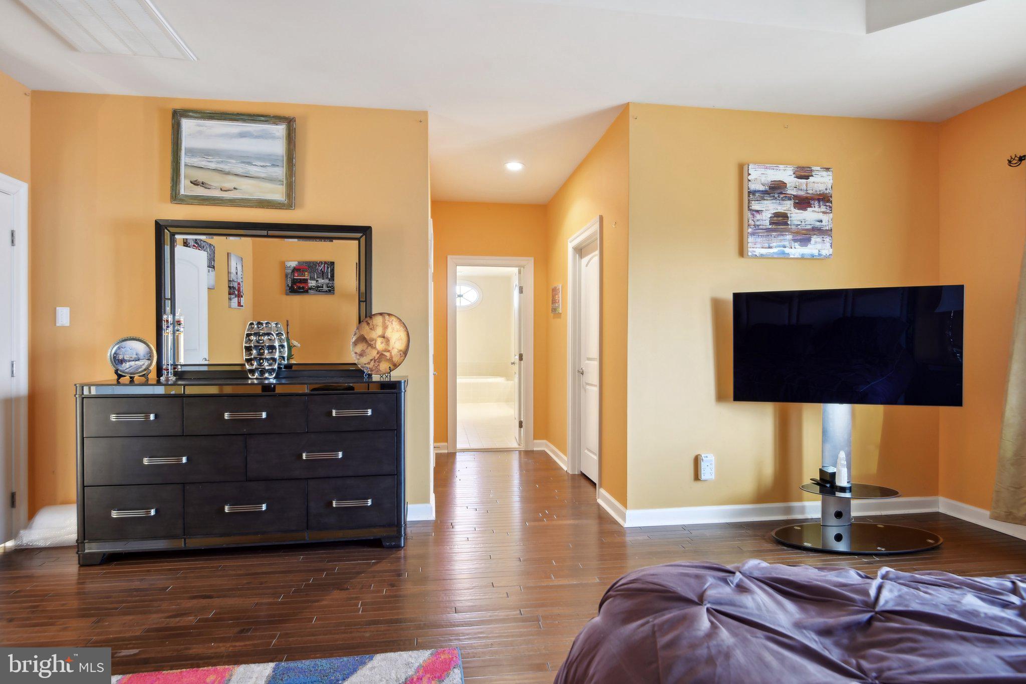 SEVEN HILLS - Residential