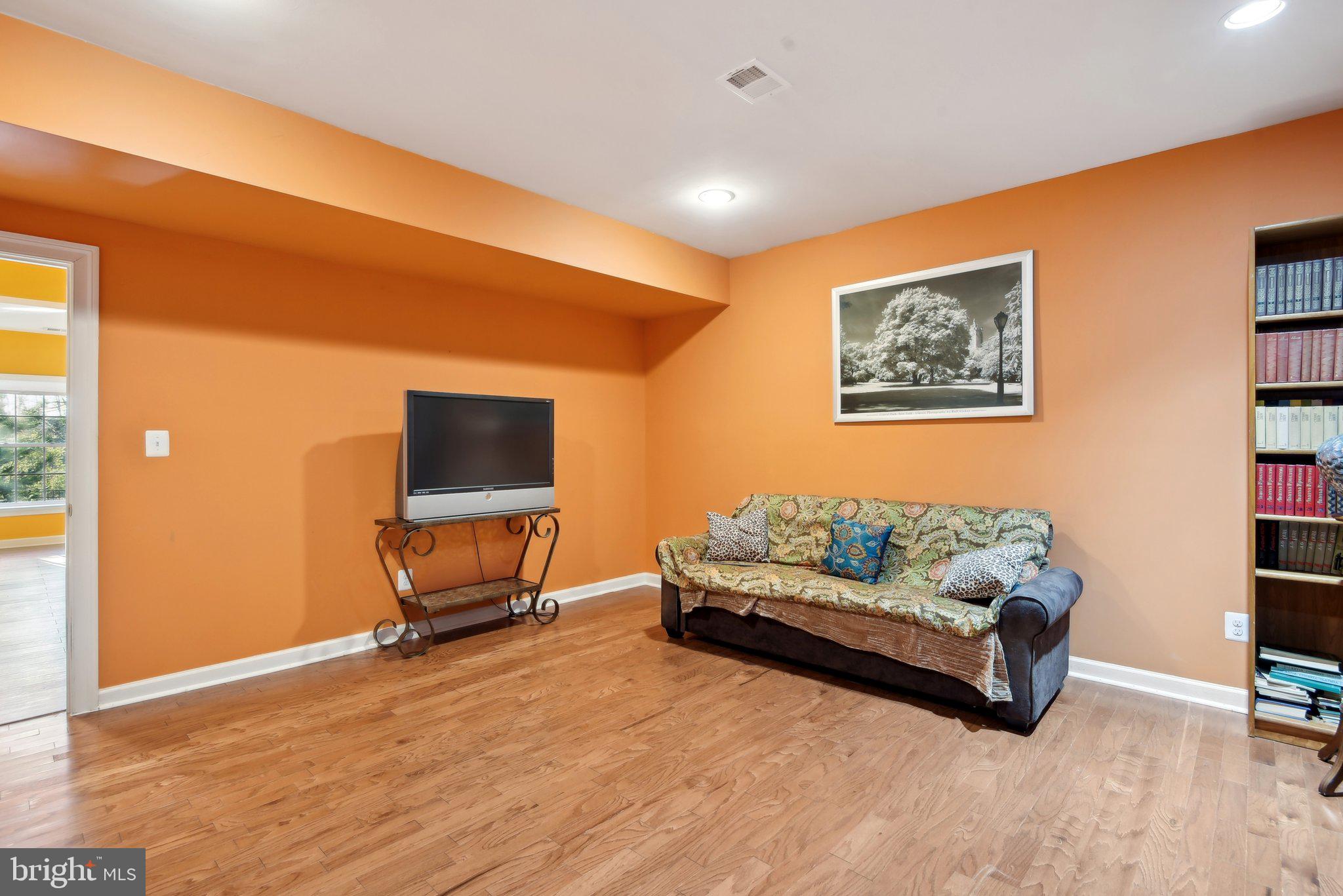 SEVEN HILLS - Residential
