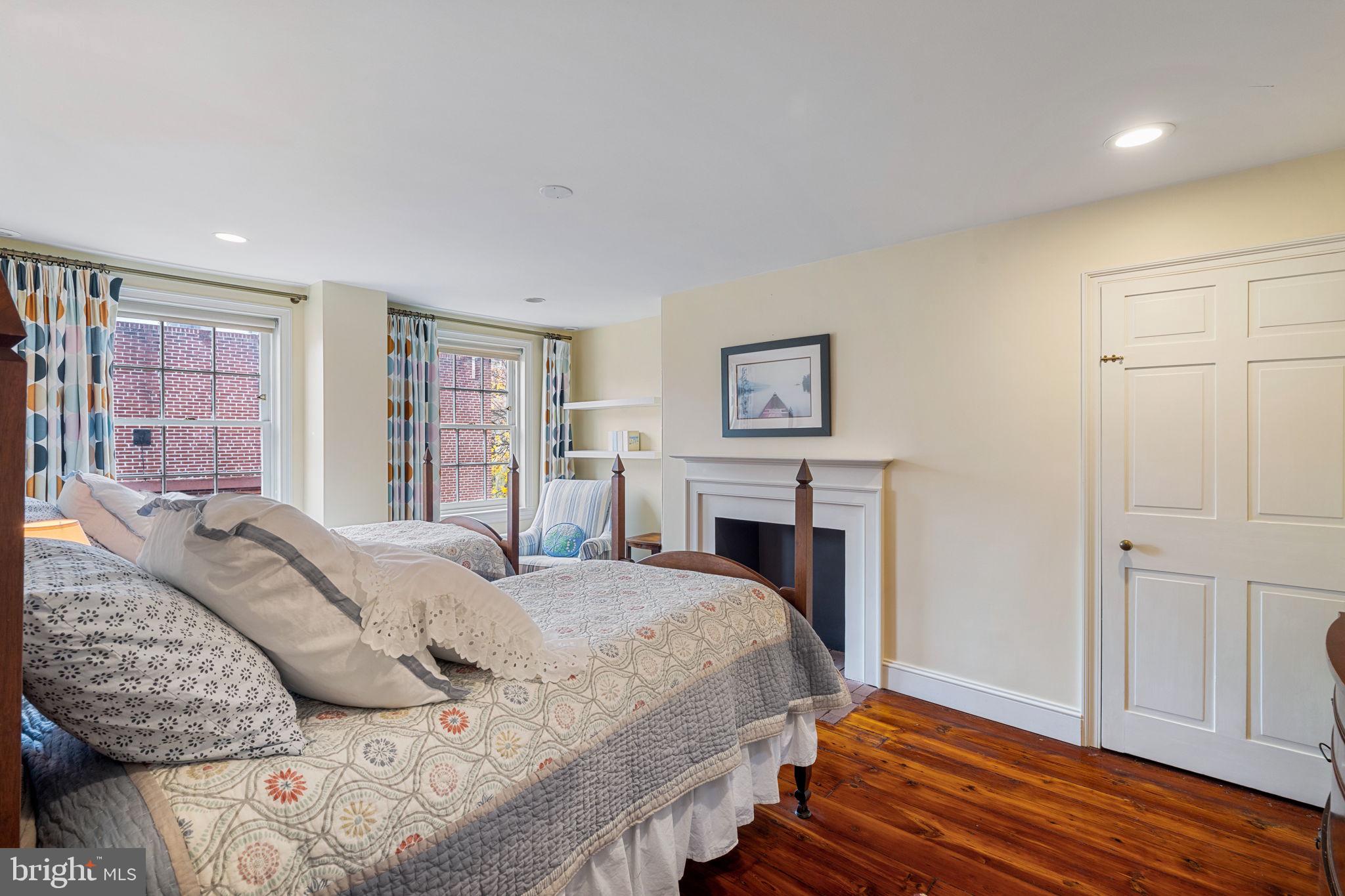 WASHINGTON SQ WEST - Residential
