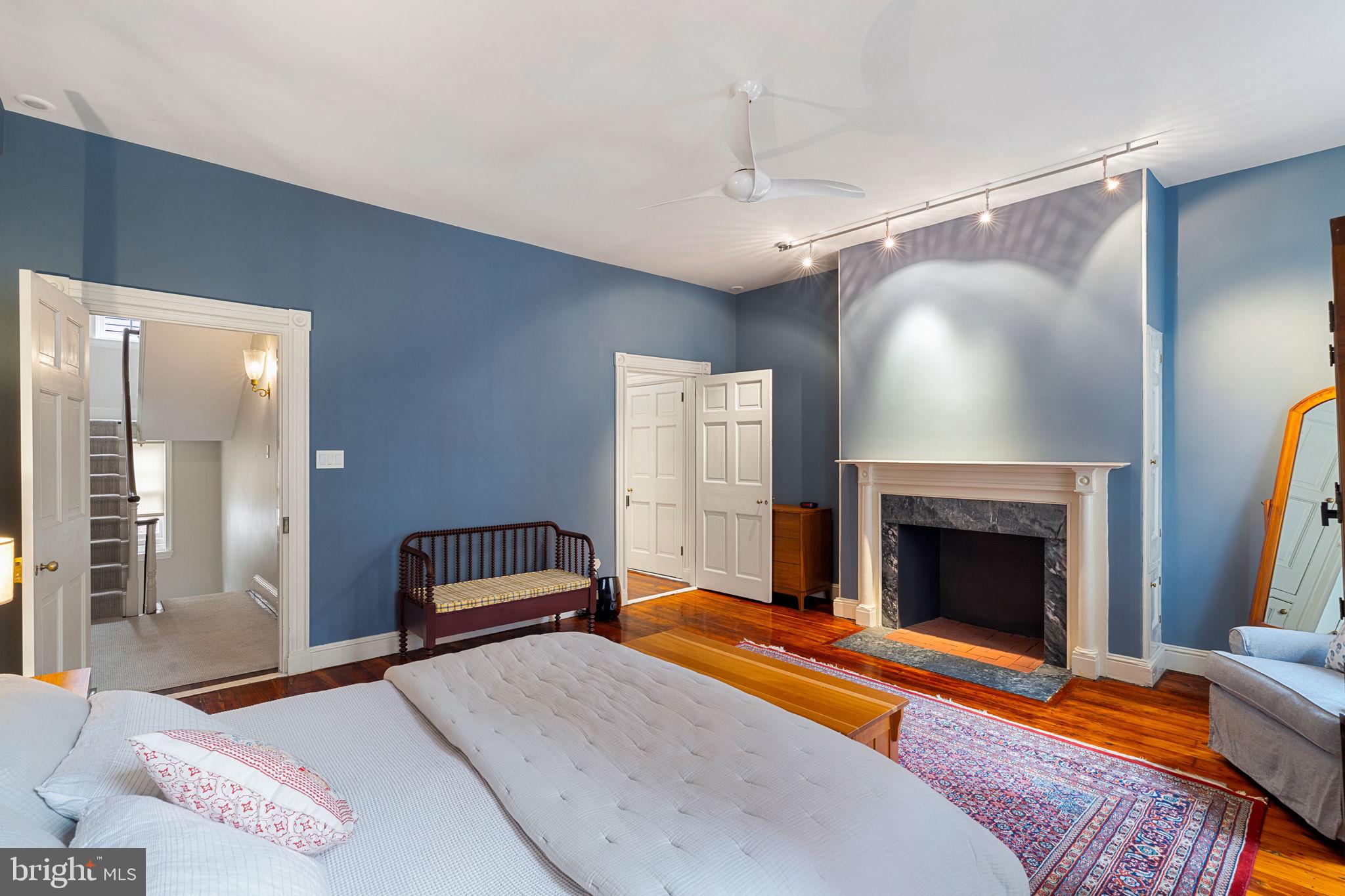 WASHINGTON SQ WEST - Residential