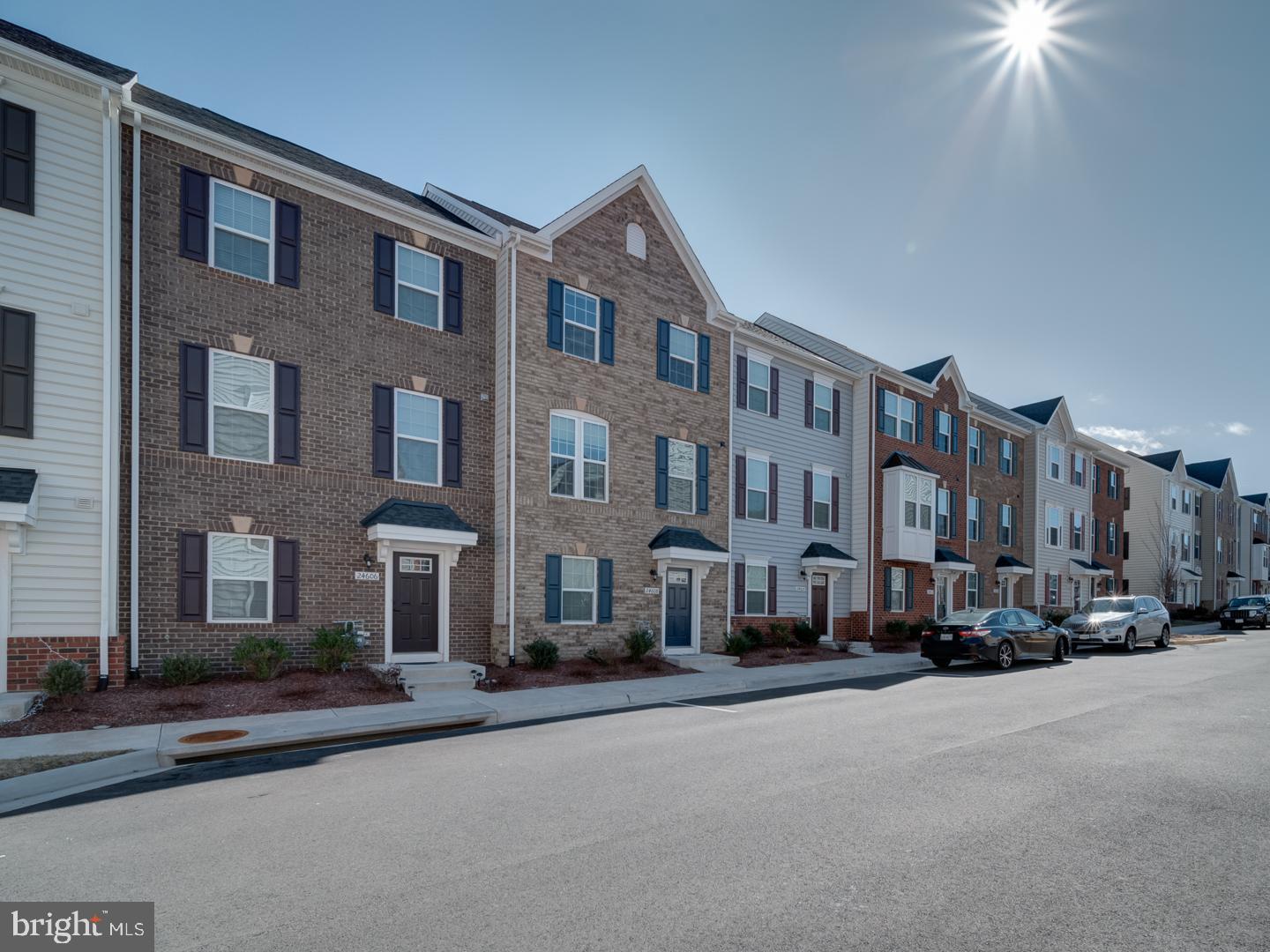 ARCOLA TOWN CENTER - Residential