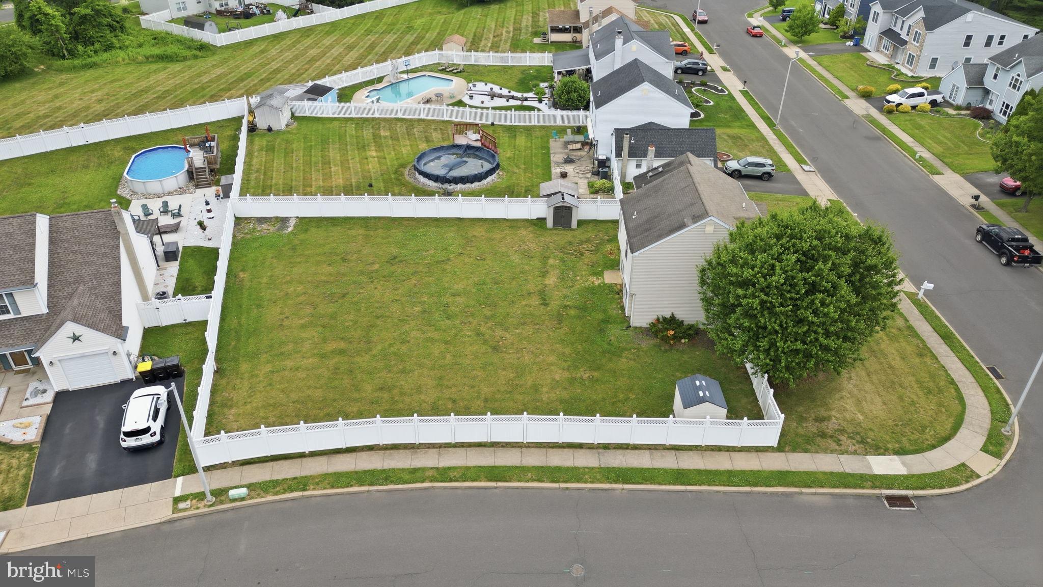 CROSS ROADS - Residential