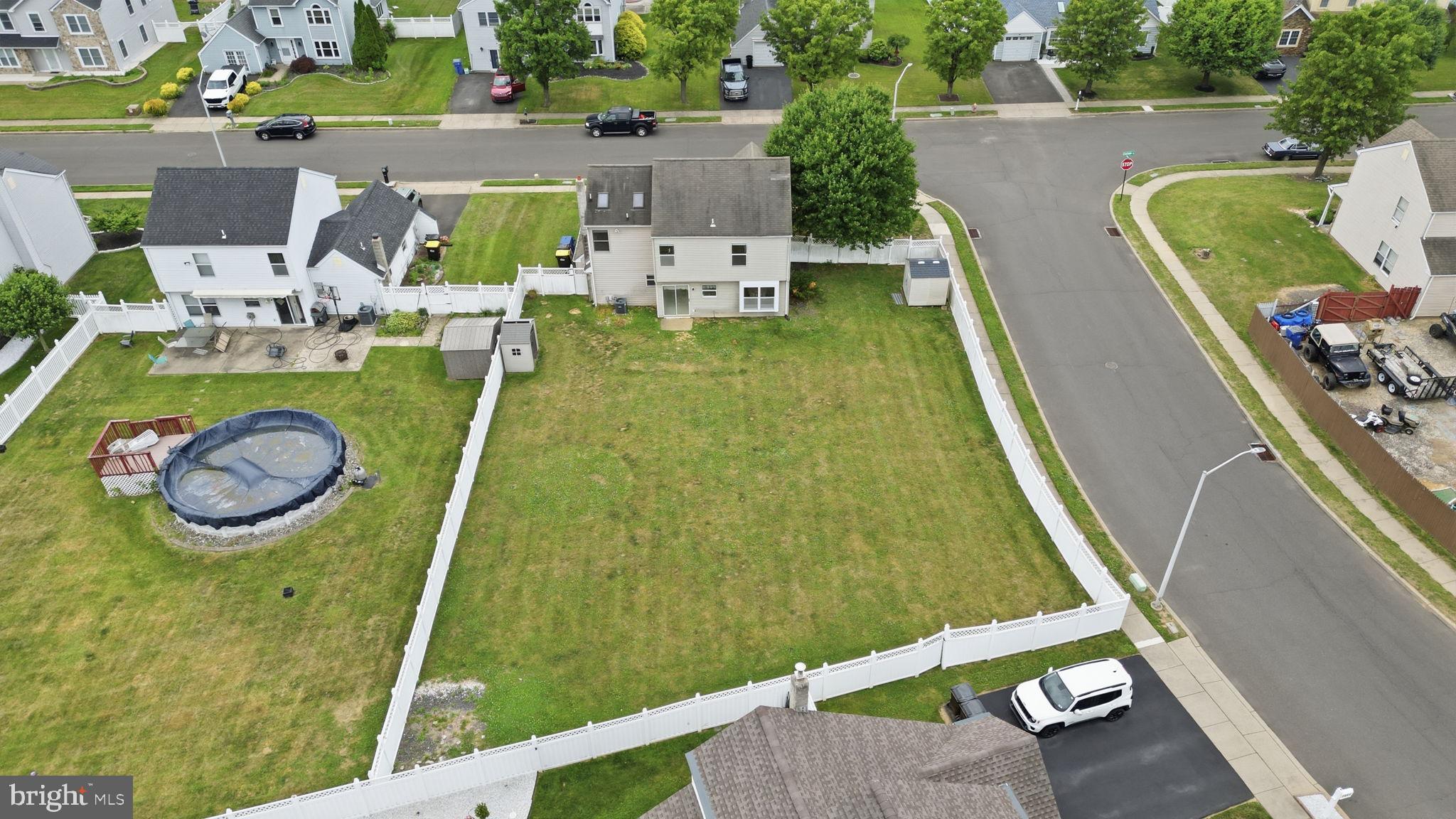 CROSS ROADS - Residential