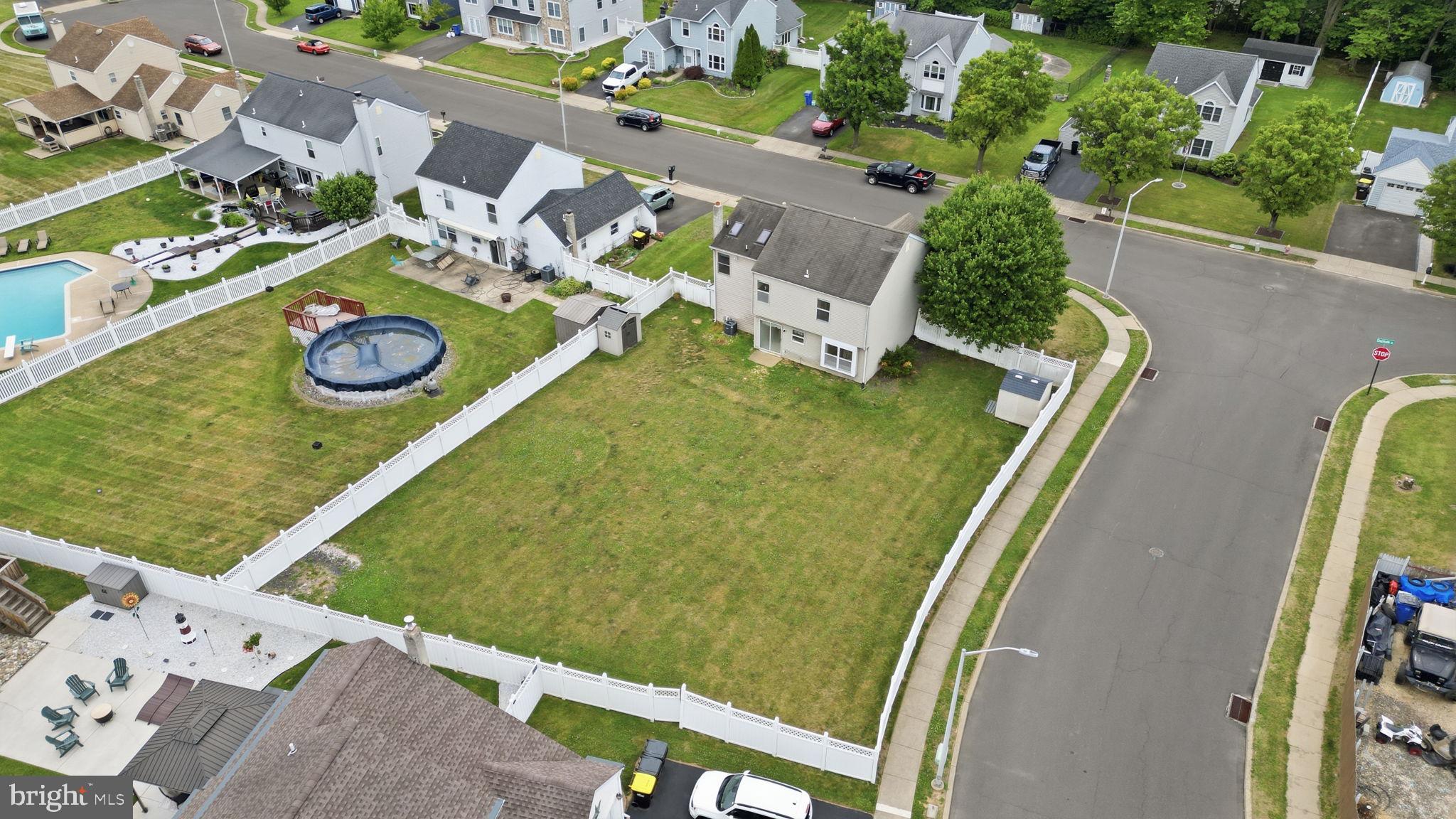 CROSS ROADS - Residential