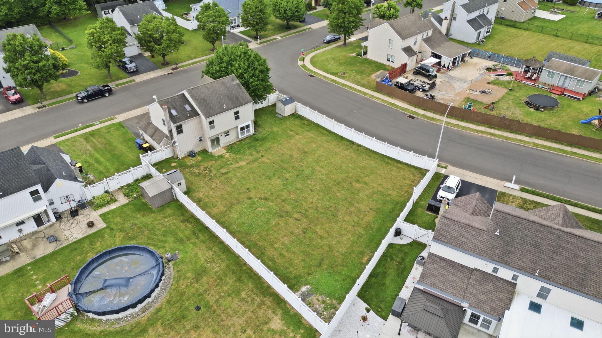 CROSS ROADS - Residential