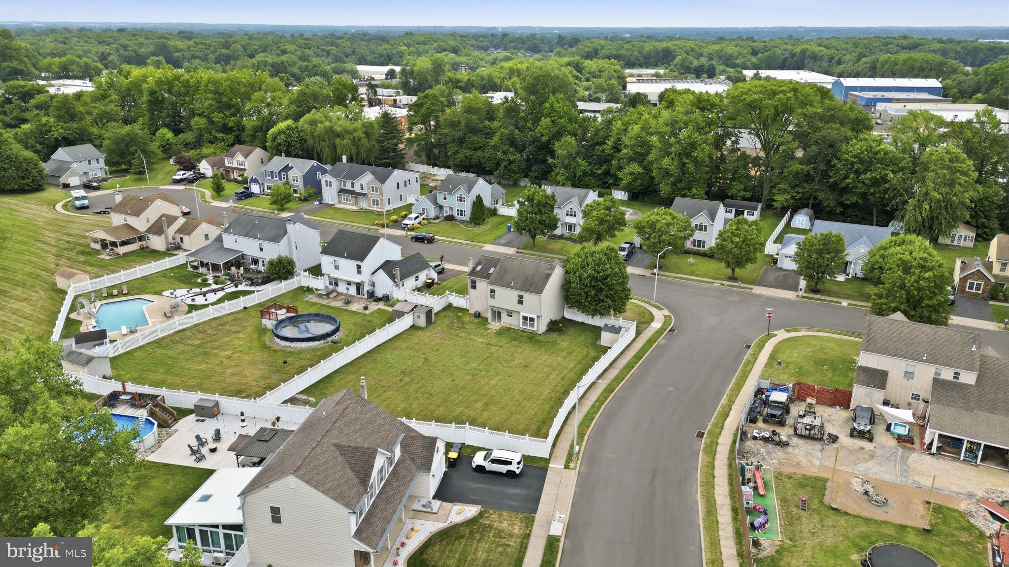 CROSS ROADS - Residential