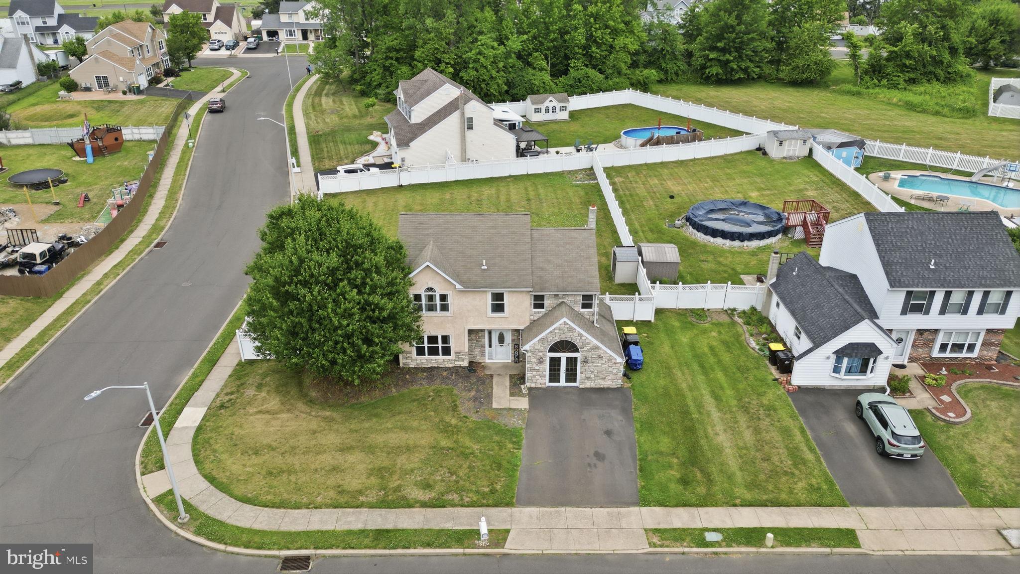 CROSS ROADS - Residential