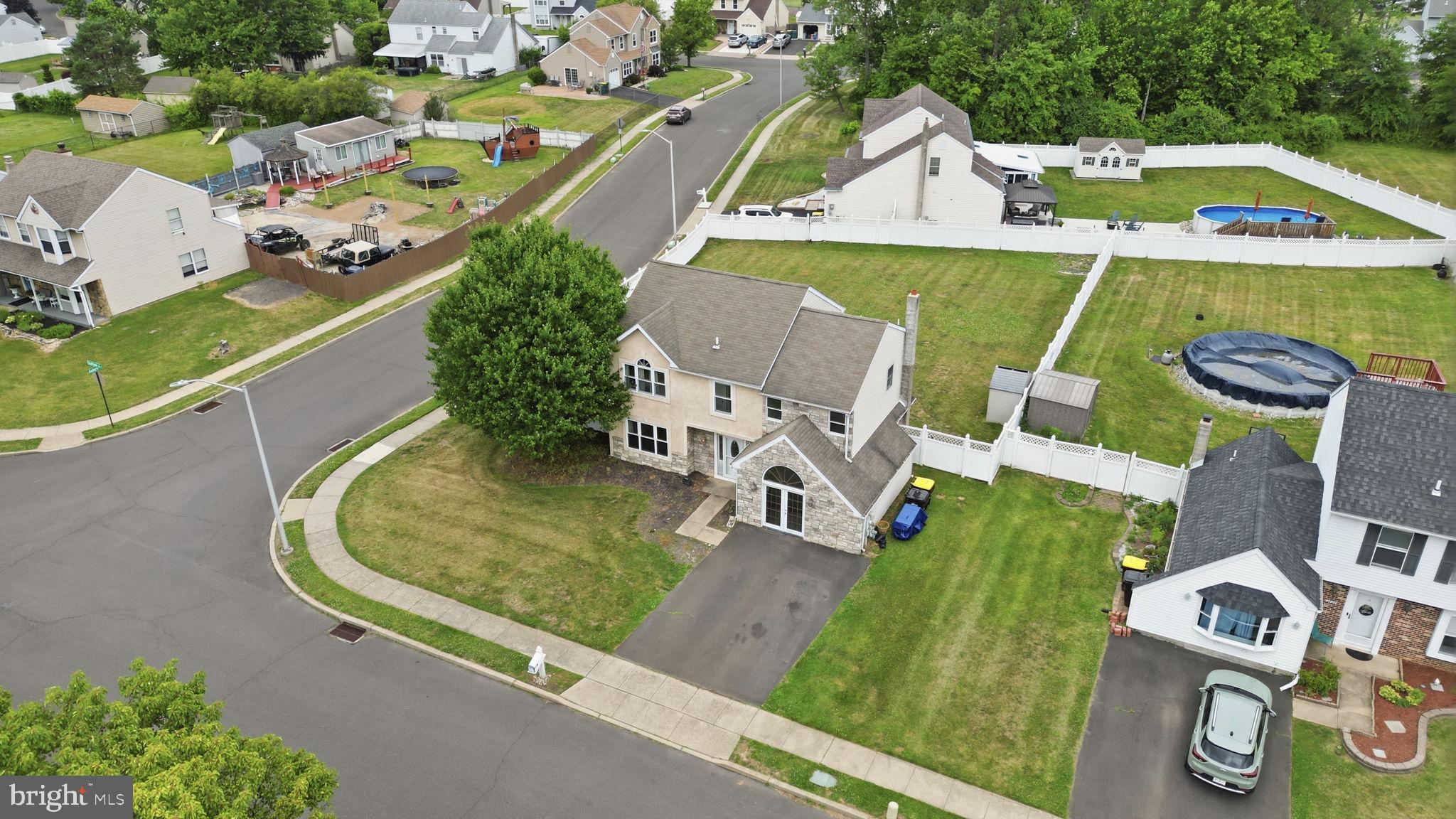 CROSS ROADS - Residential