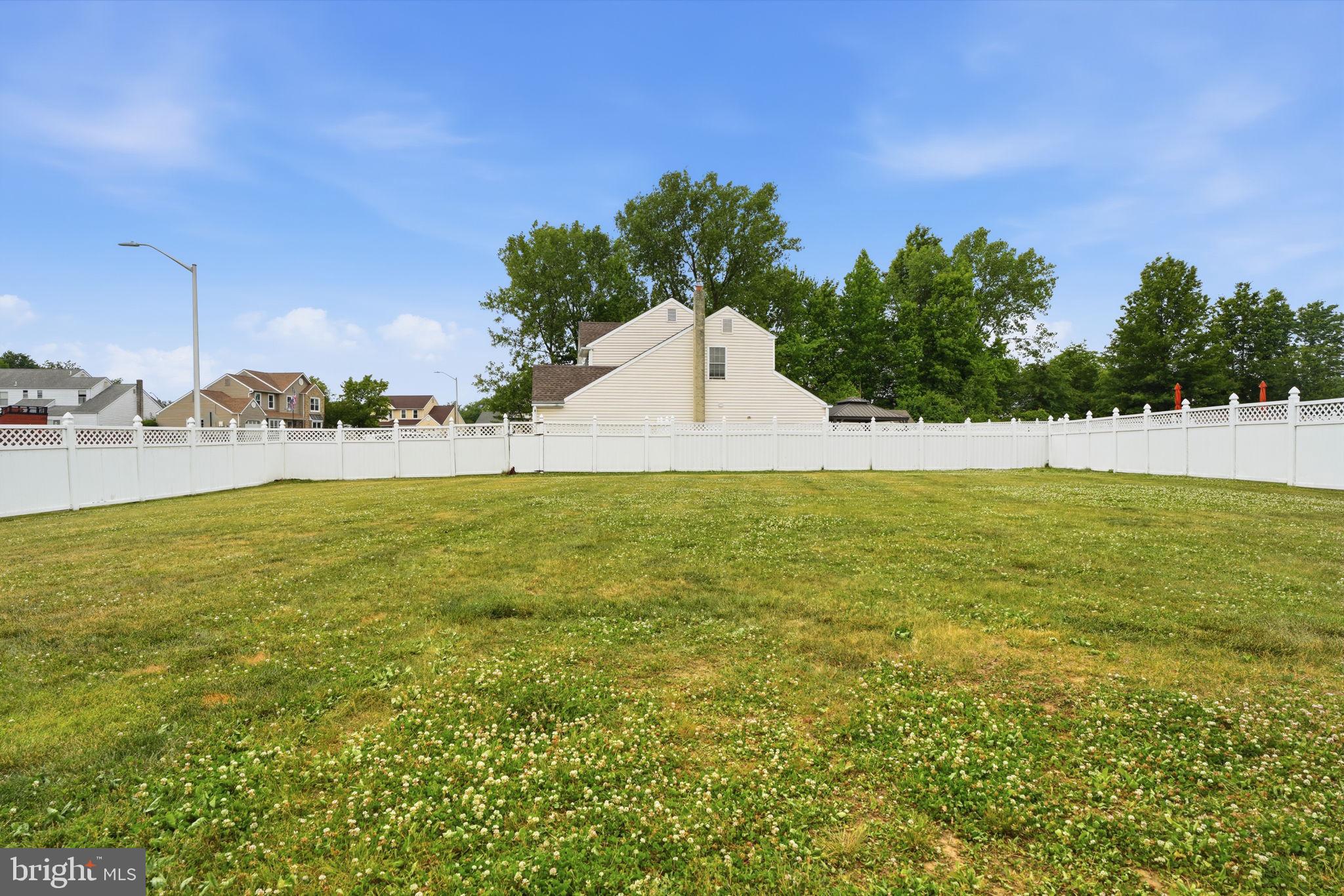 CROSS ROADS - Residential