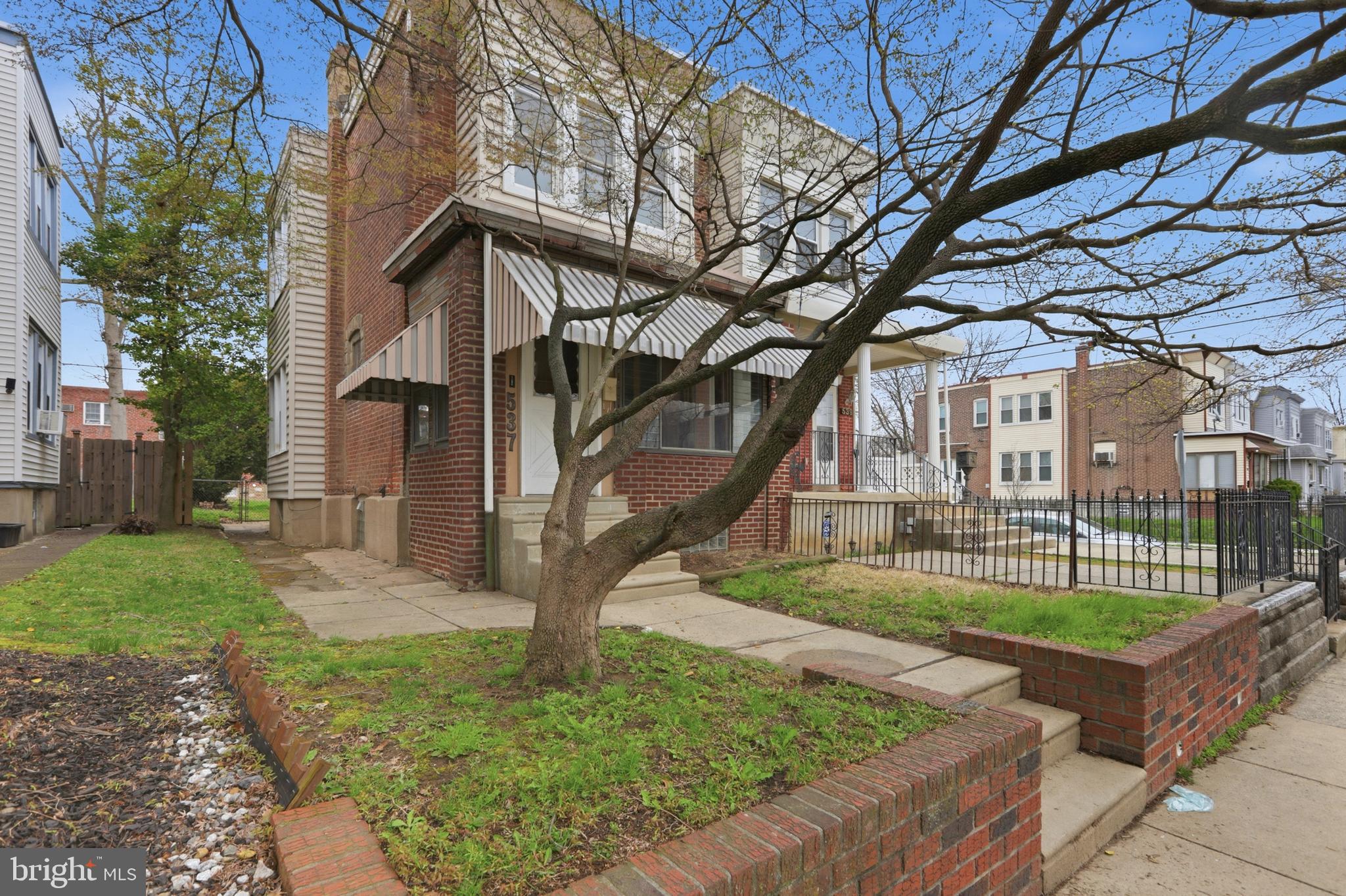 LAWNDALE - Residential