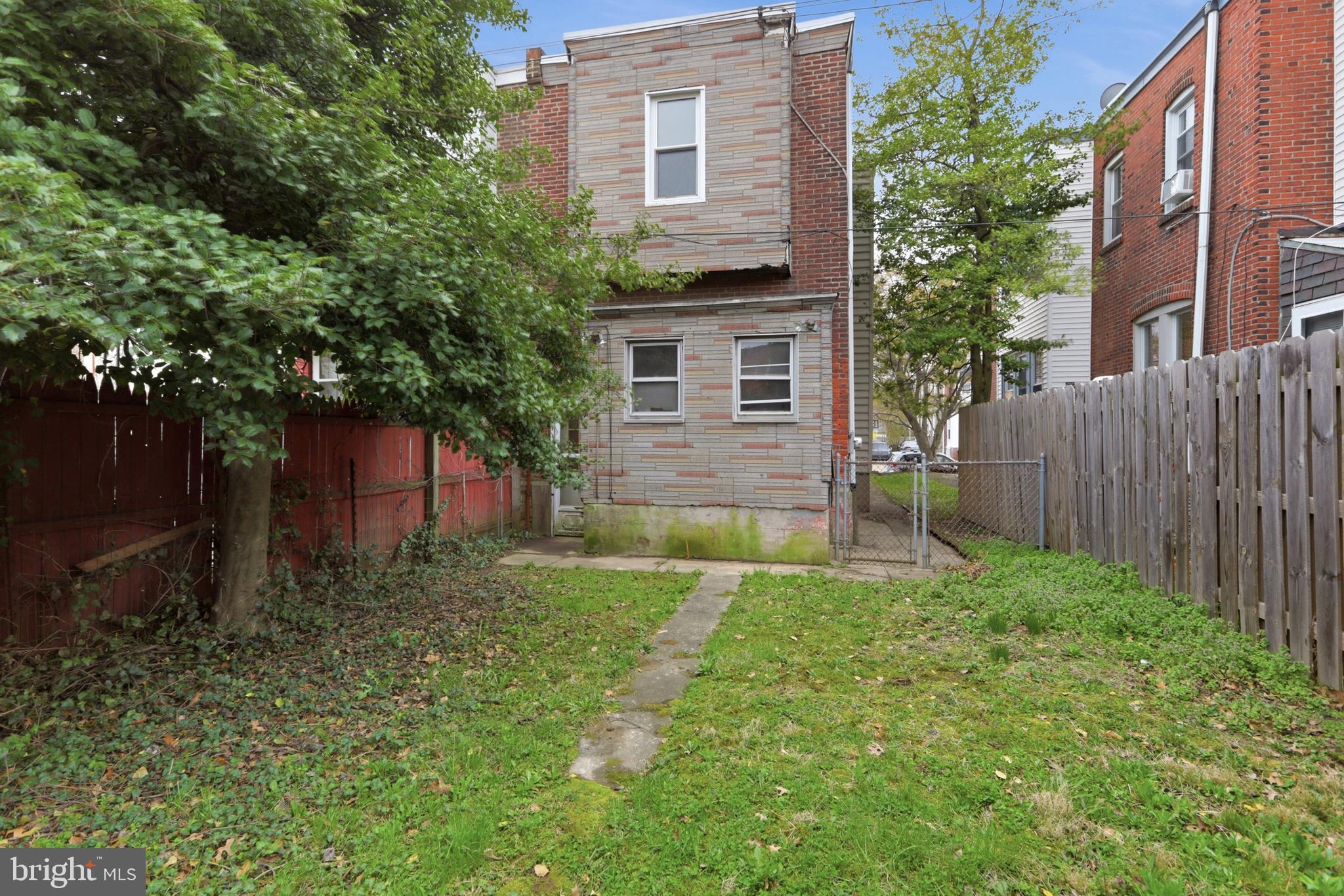 LAWNDALE - Residential