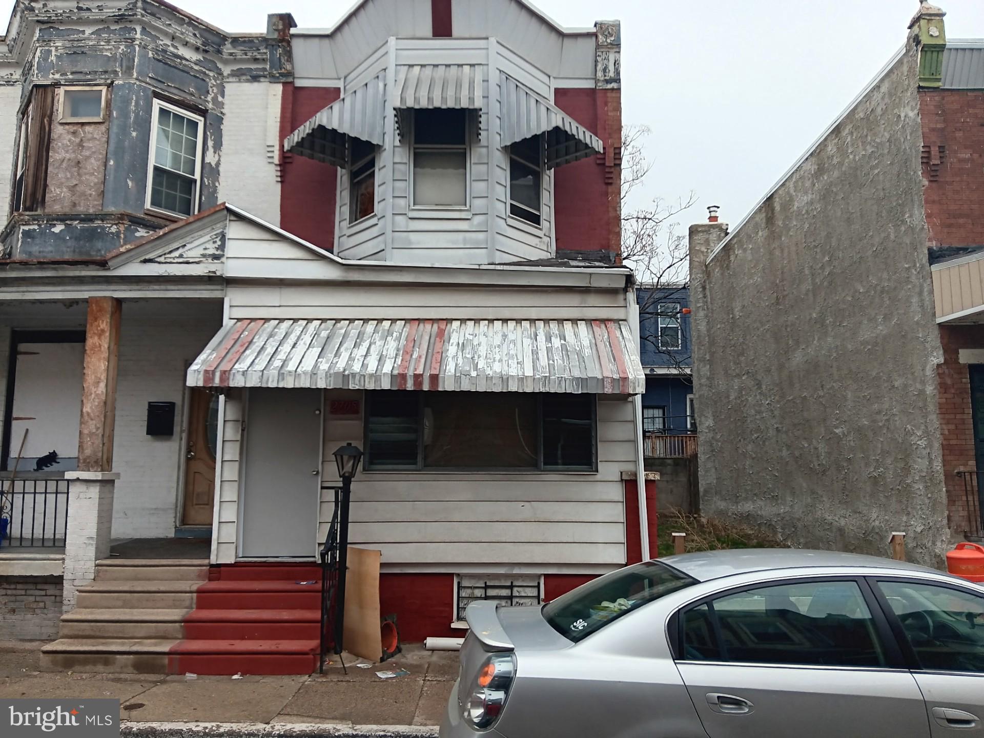Investor alert! This home is in need of repairs and update which is reflected in the asking price. It is to be sold in "as is" condition.  Seller is looking for a cash buyer only.