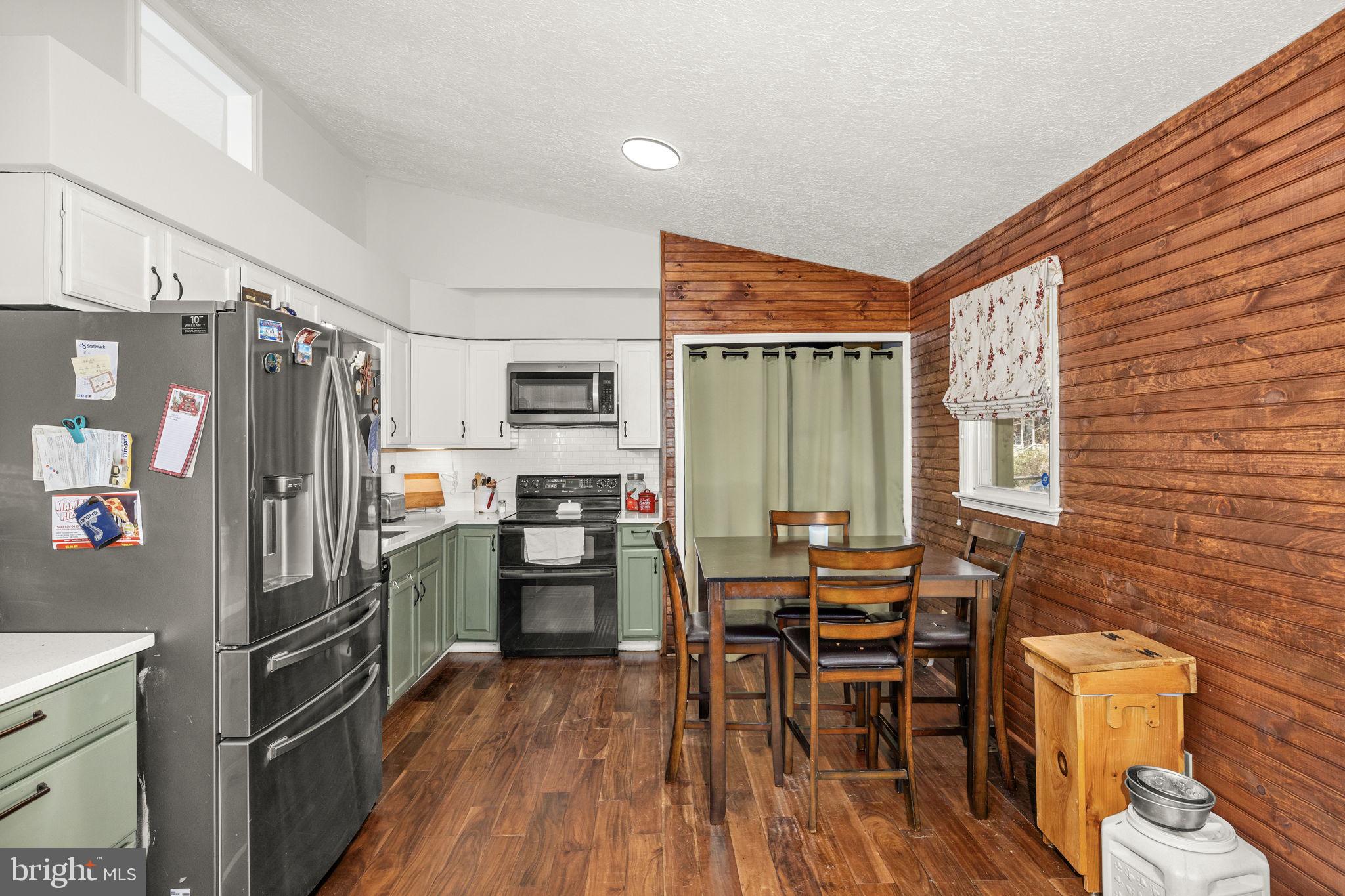 LAKE WILDERNESS - Residential