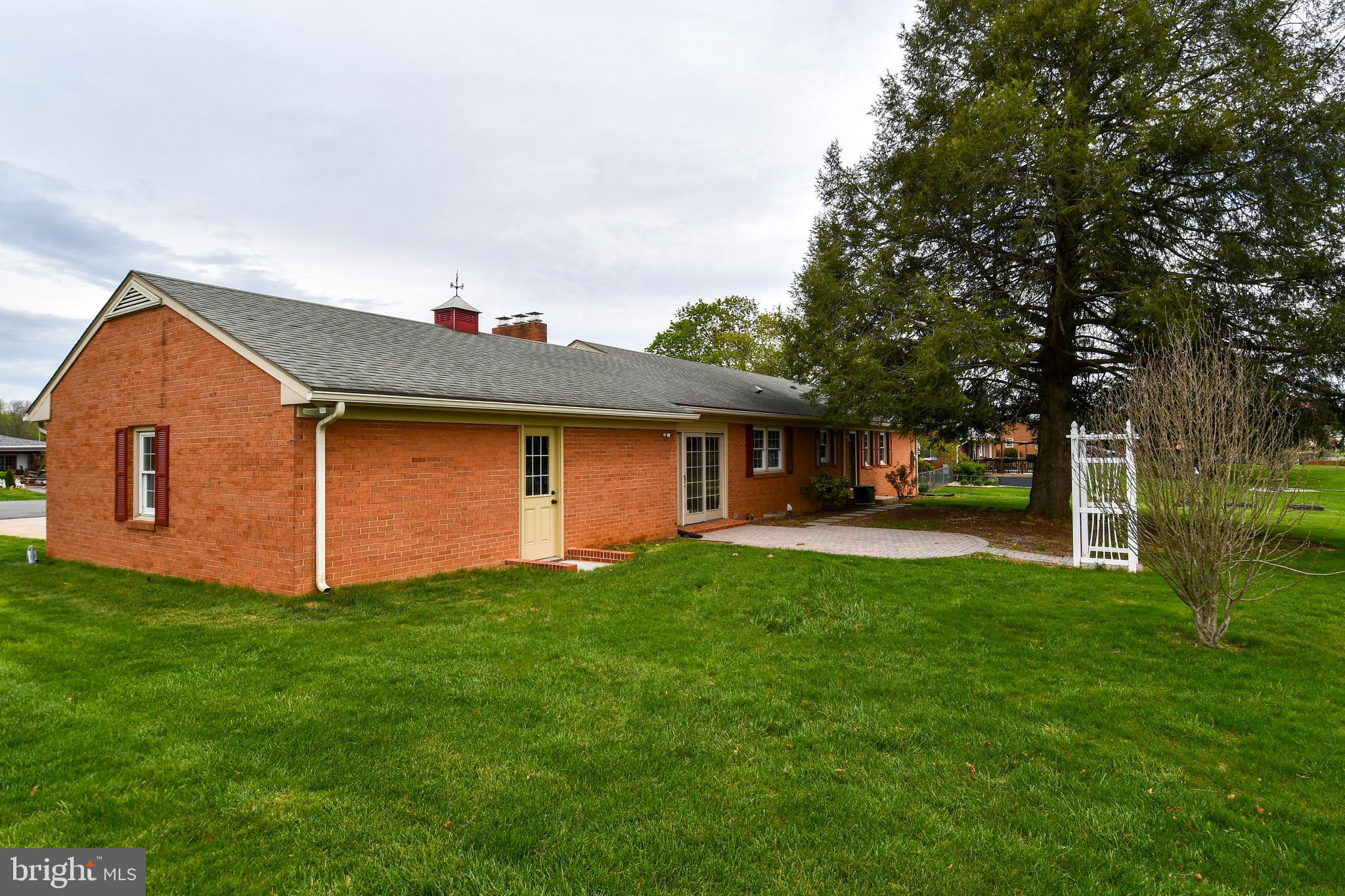 CEDAR LAWN - Residential
