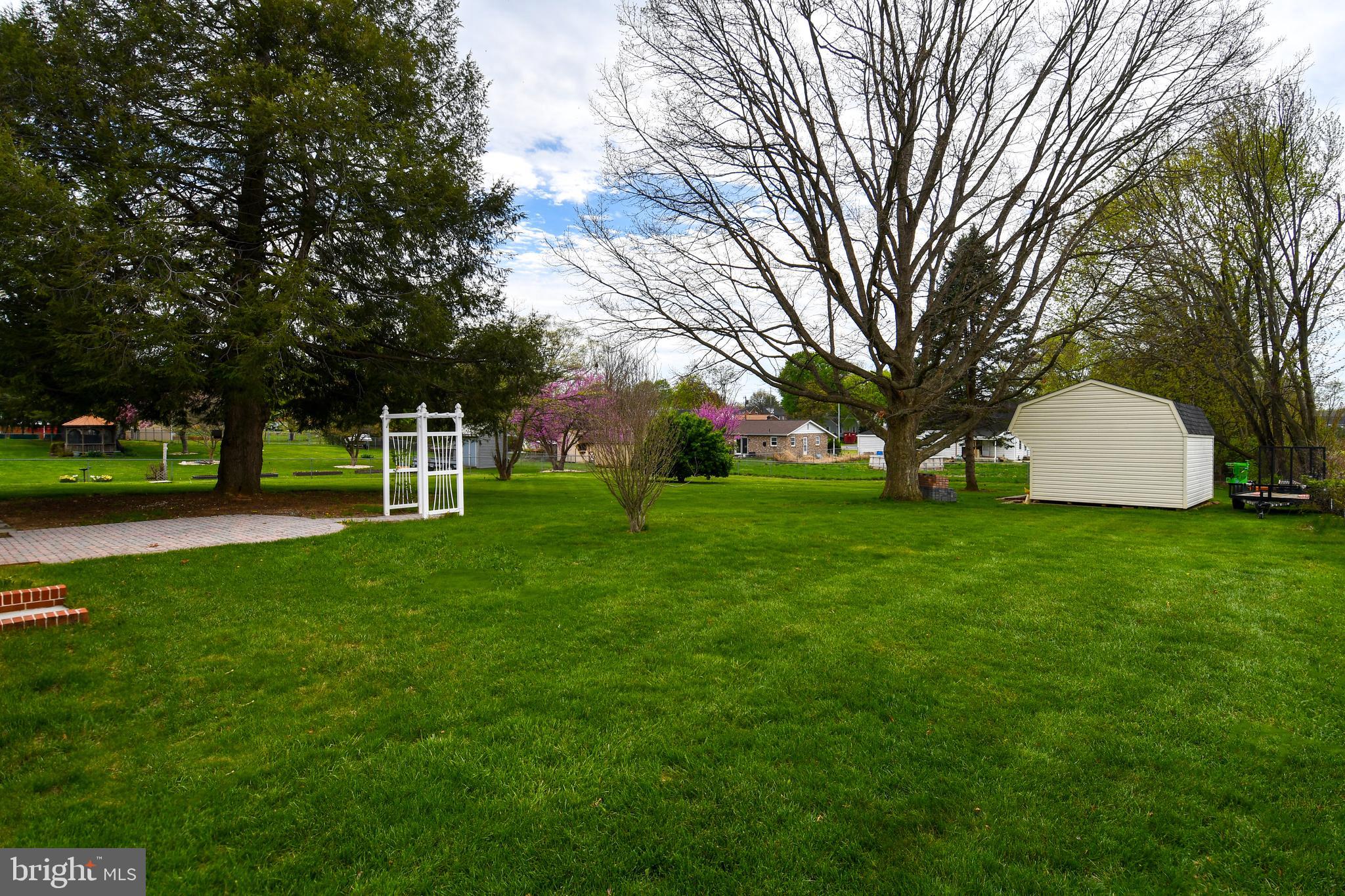 CEDAR LAWN - Residential