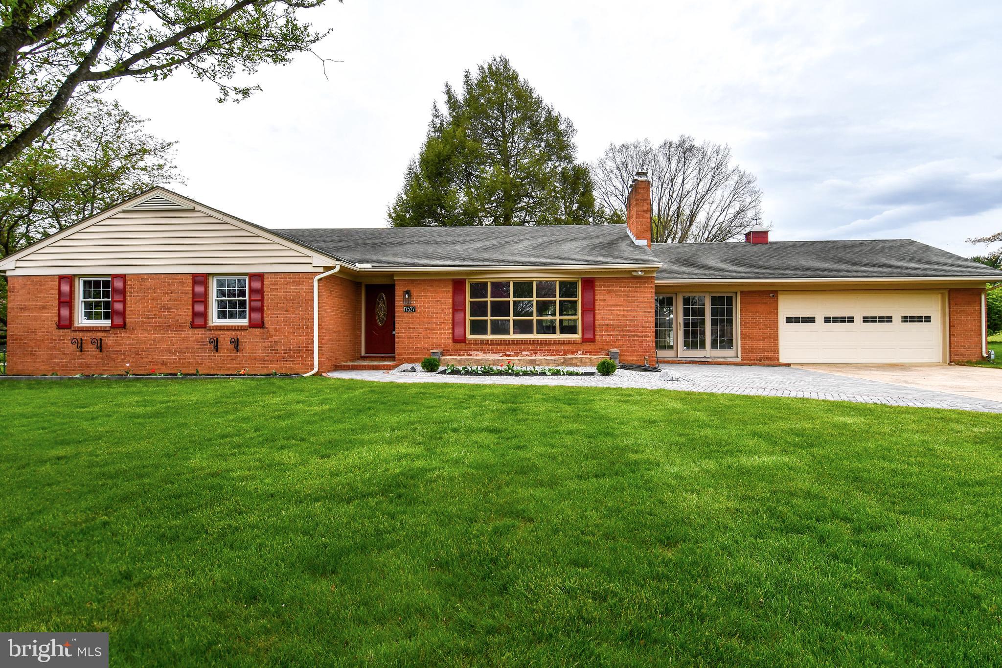 CEDAR LAWN - Residential