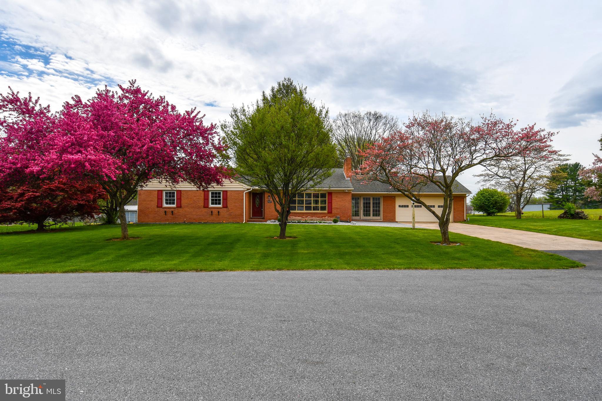 Beautiful two-level rancher home located in Hagerstown. This property features a spacious living room, a separate dining room perfect for gatherings, and an attached garage for added convenience.

The home offers 3 bedrooms and 2 full bathrooms, plus a large basement with plenty of potential. Enjoy a big backyard on a spacious lot—ideal for outdoor activities, entertaining, or future expansion.

A great opportunity for buyers looking for space, comfort, and potential all in one!