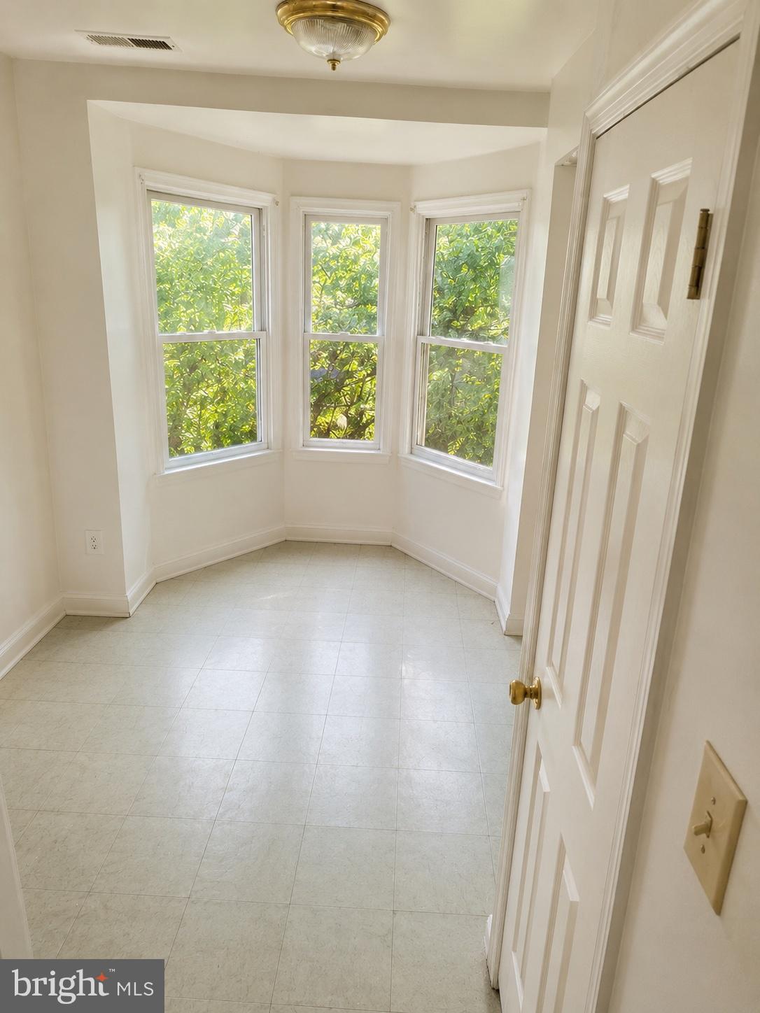 SANDTOWN-WINCHESTER - Residential