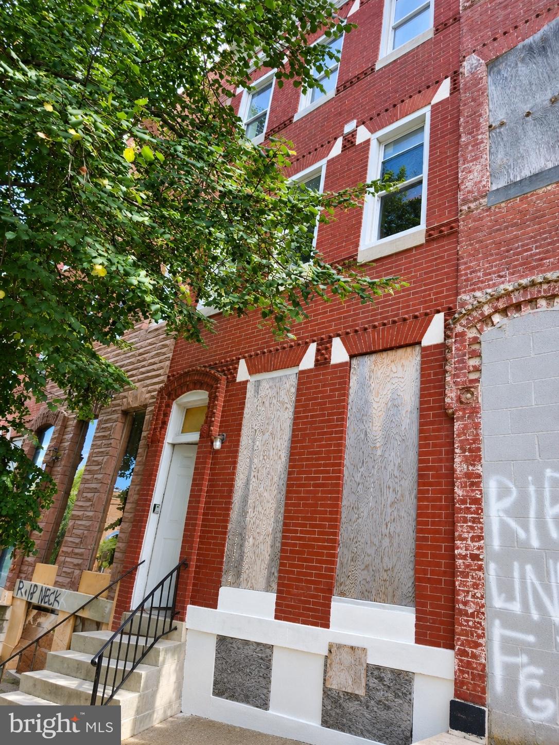 SANDTOWN-WINCHESTER - Residential