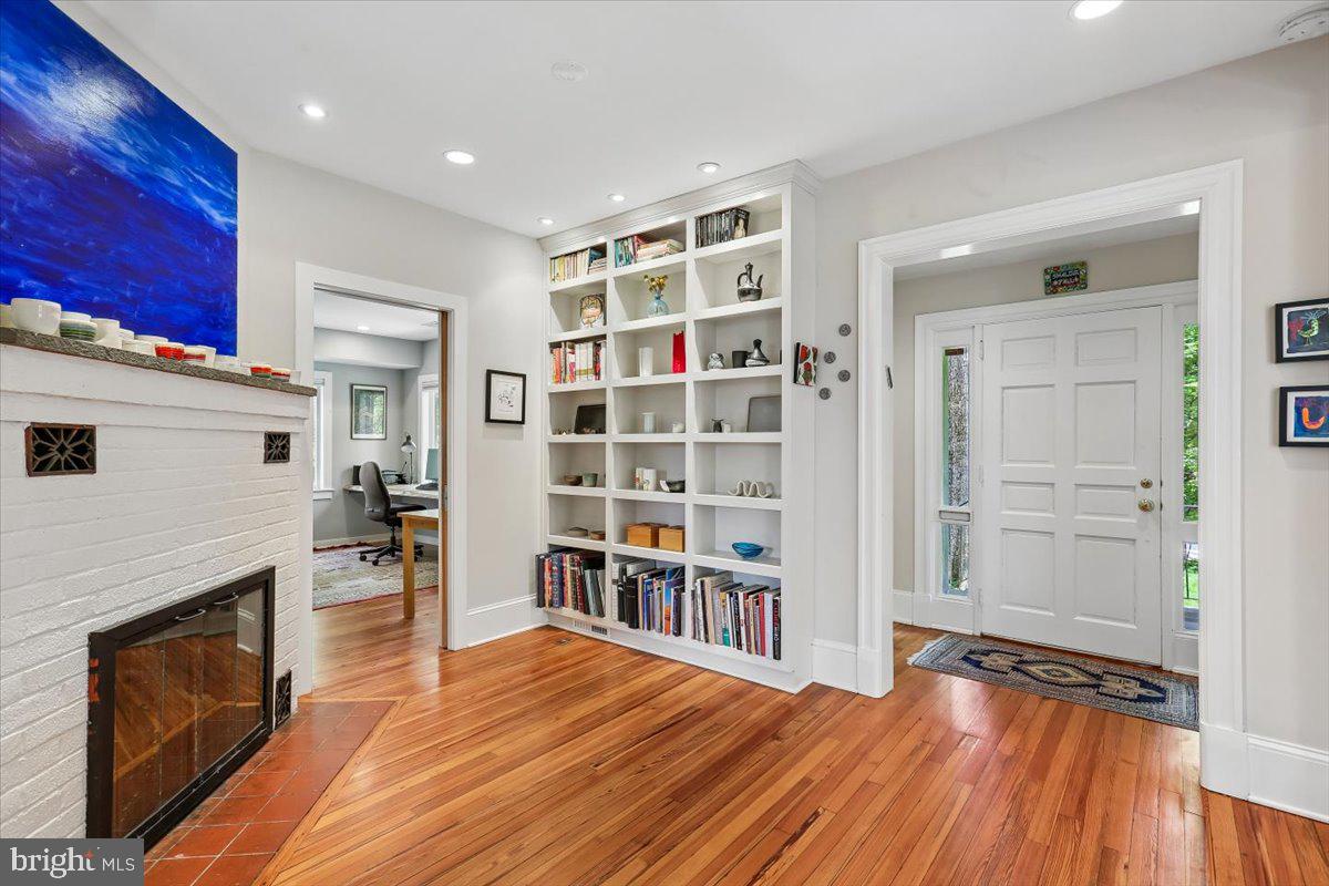 CHEVY CHASE - Residential