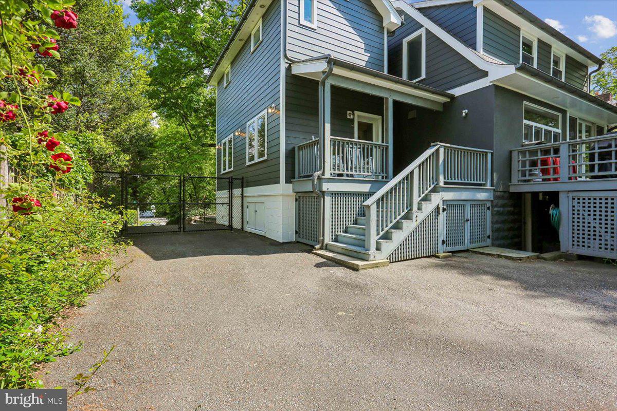 CHEVY CHASE - Residential