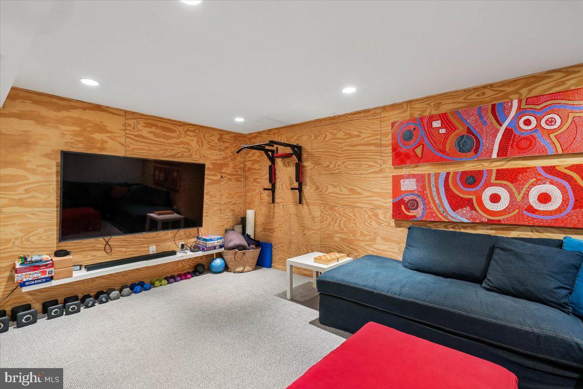 CHEVY CHASE - Residential