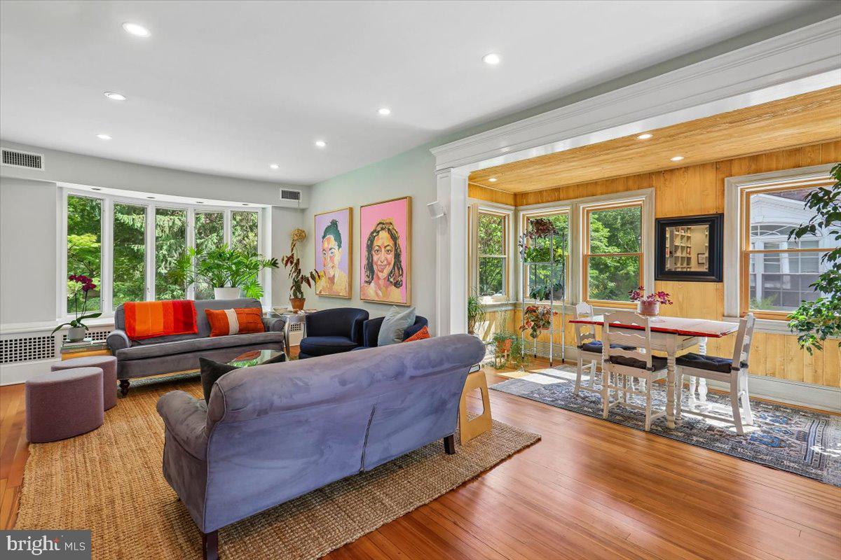 CHEVY CHASE - Residential