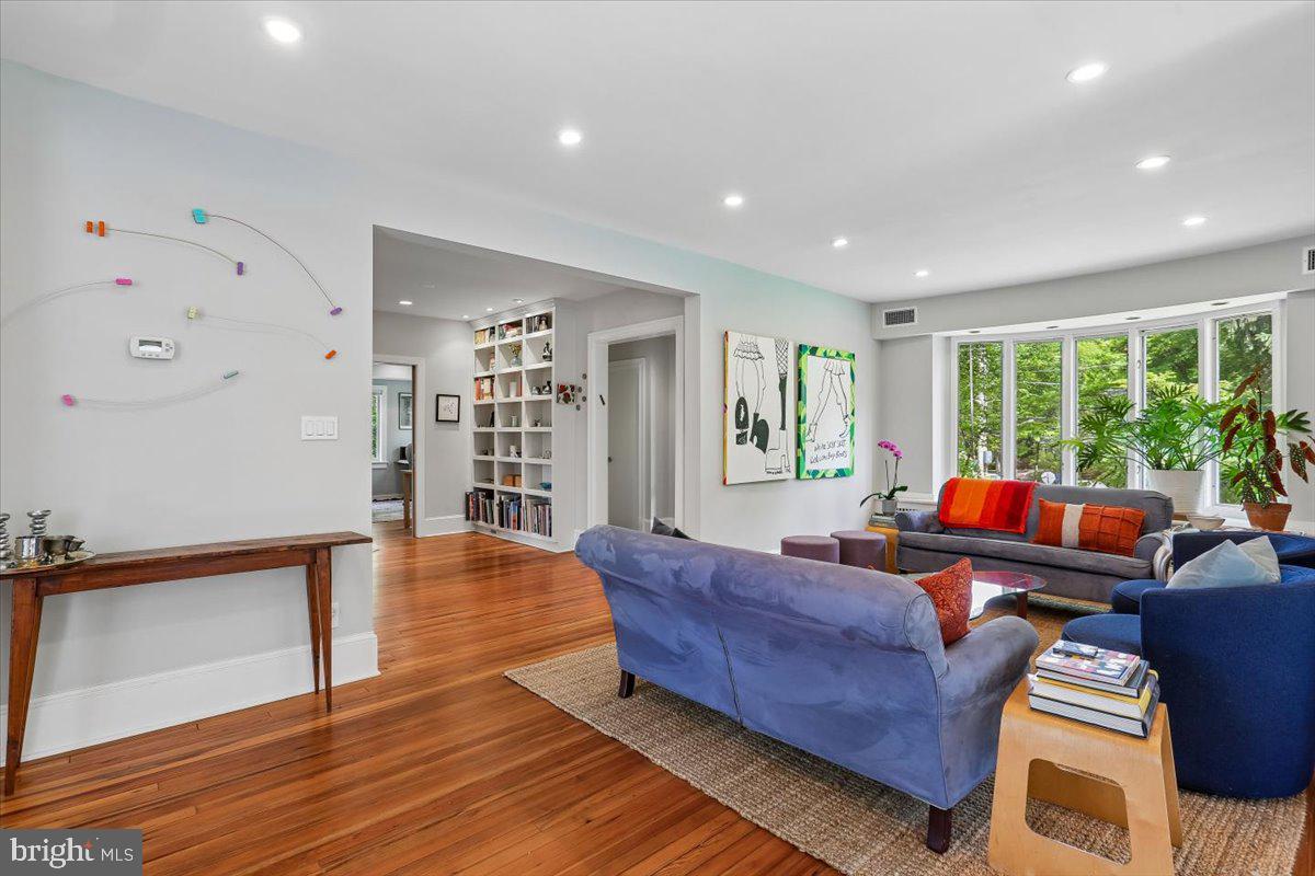 CHEVY CHASE - Residential