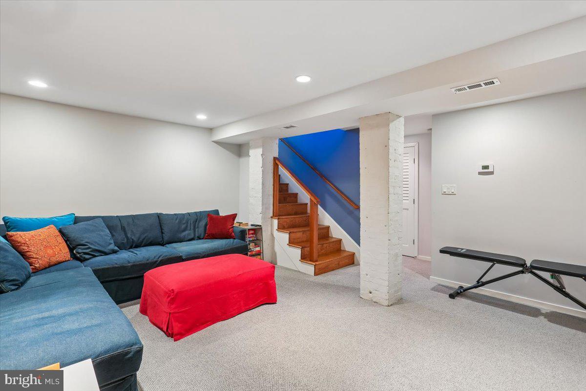 CHEVY CHASE - Residential
