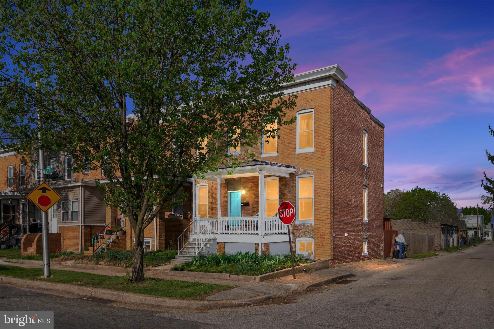 BEAUTIFUL HOME FEATURES 4 BEDROOMS, 2 1/2 BATHS, QUARTZ COUNTERTOPS, ELEGANT GOLD FINISHES, STAINLESS STEEL APPLIANCES, BEAUTIFUL BATHROOMS, NEW  LUXURY VINYL FLOORS, FULLY FINISHED BASEMENT, MUDROOM AND PARKING PAD IN THE BACK.   THIS HOME IS A MUST SEE!!!