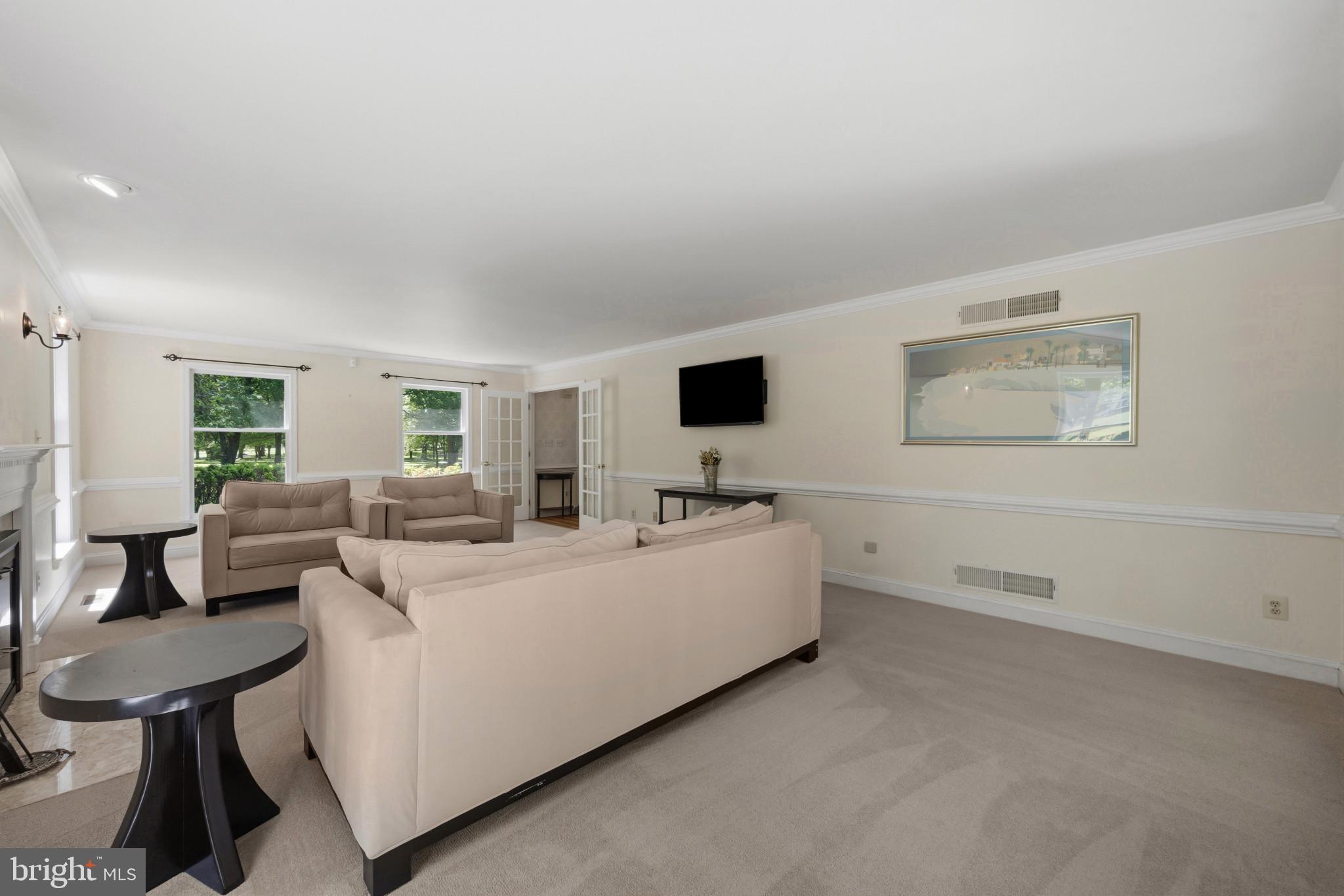 HERITAGE WOODS - Residential