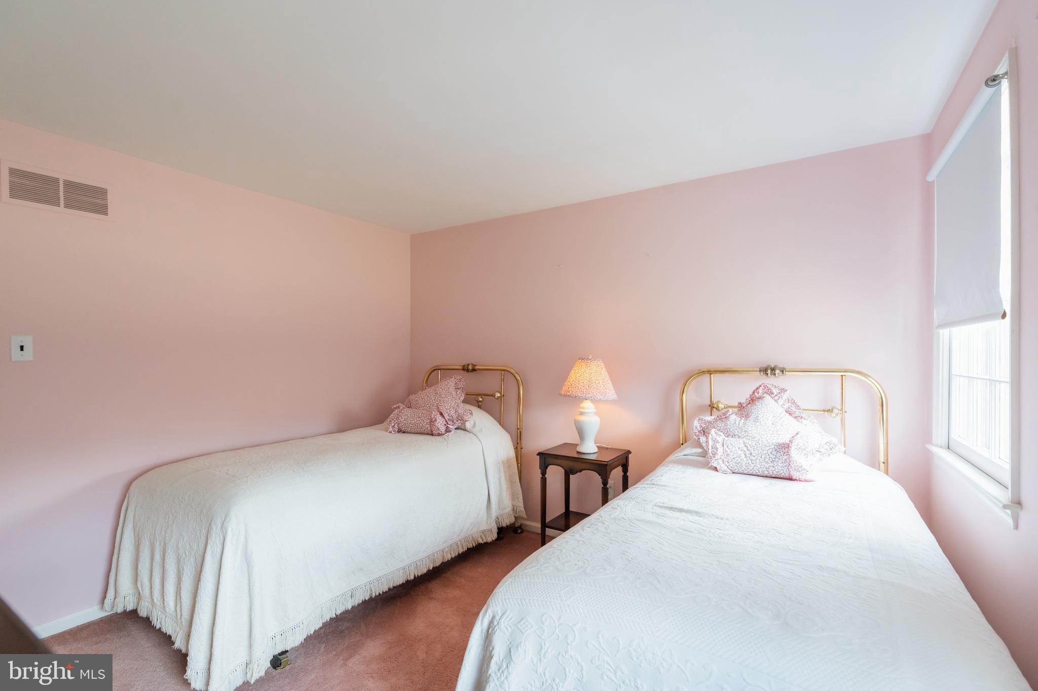 NEWTOWN SQ - Residential