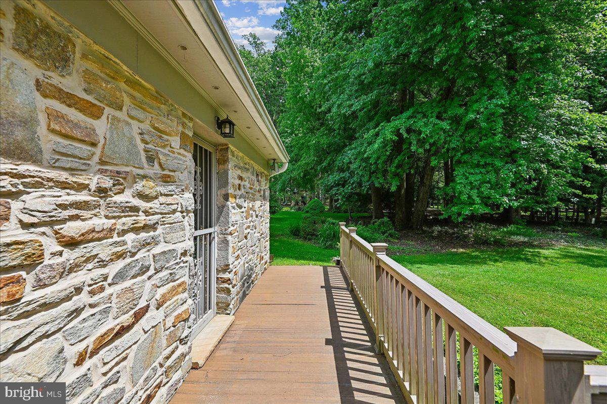 HAMPTON VILLAGE - Residential