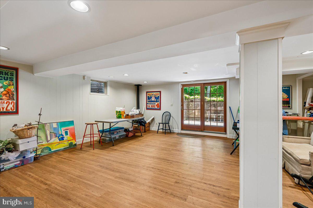 HAMPTON VILLAGE - Residential