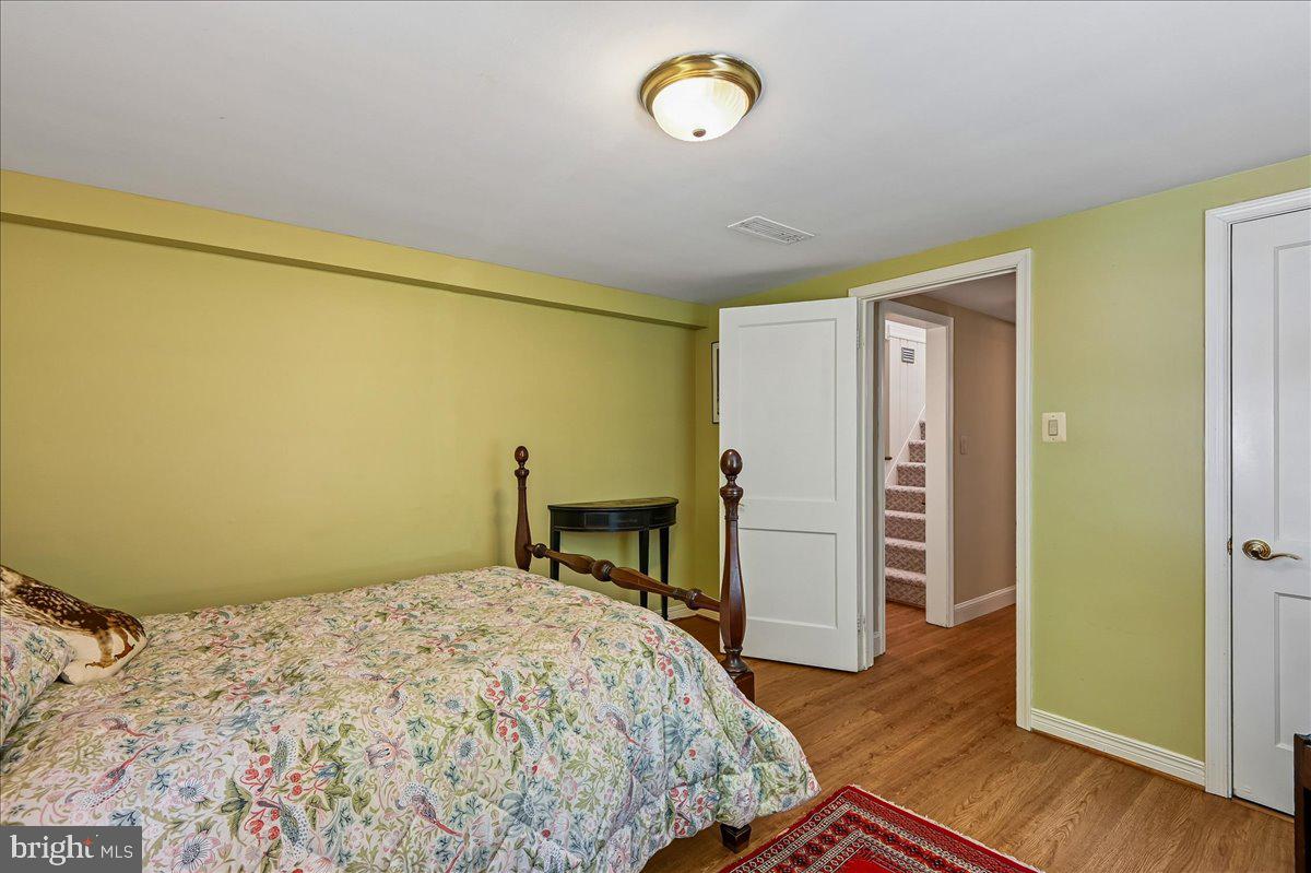 HAMPTON VILLAGE - Residential