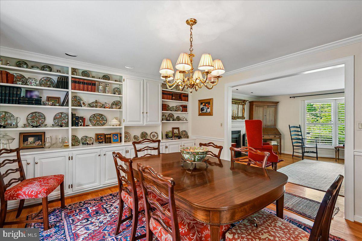 HAMPTON VILLAGE - Residential