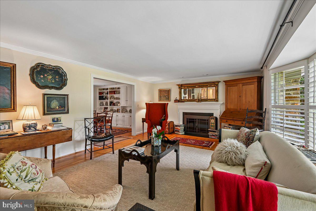 HAMPTON VILLAGE - Residential