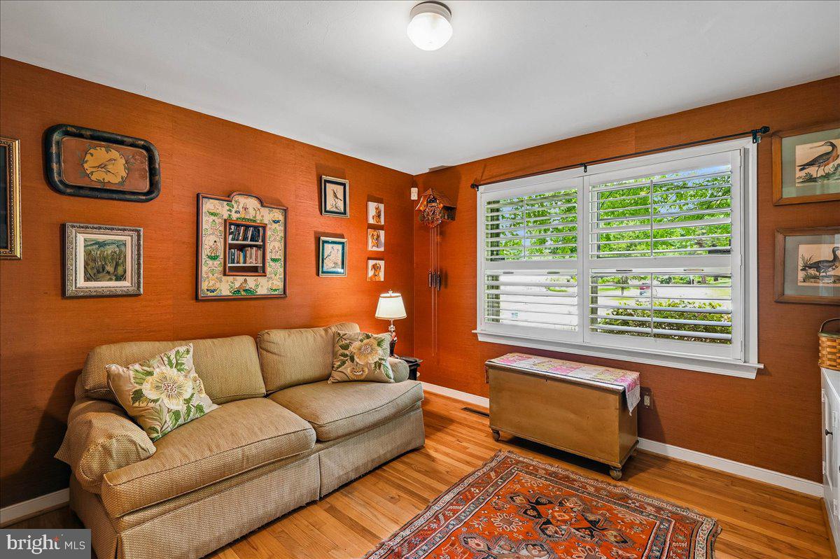 HAMPTON VILLAGE - Residential