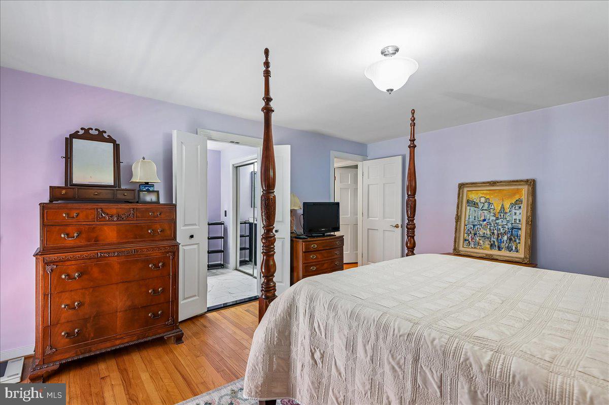 HAMPTON VILLAGE - Residential