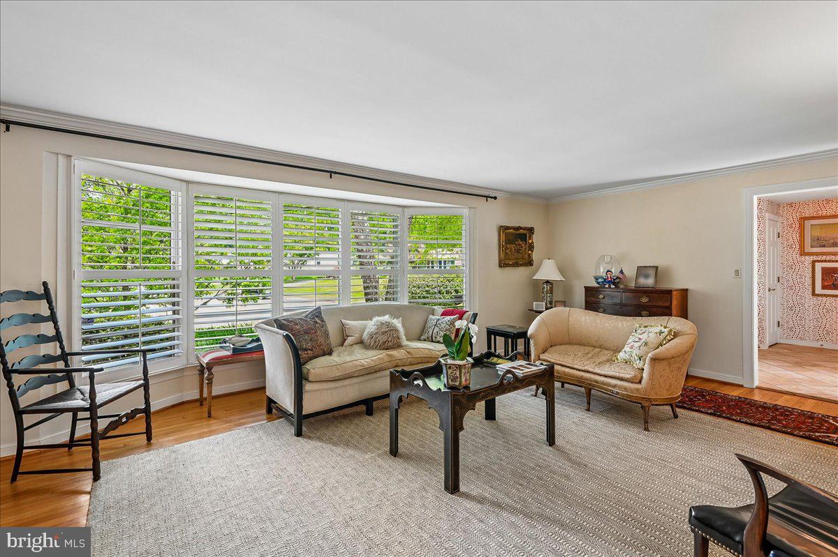 HAMPTON VILLAGE - Residential