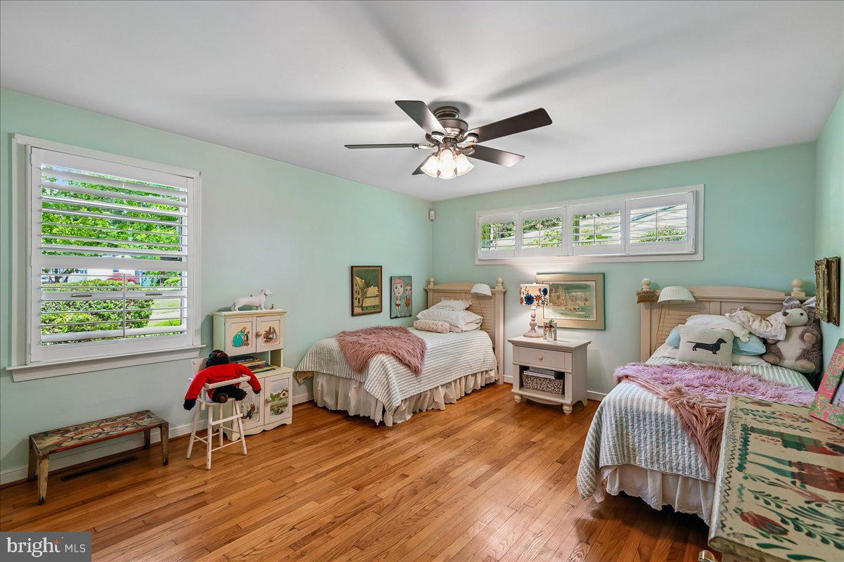 HAMPTON VILLAGE - Residential
