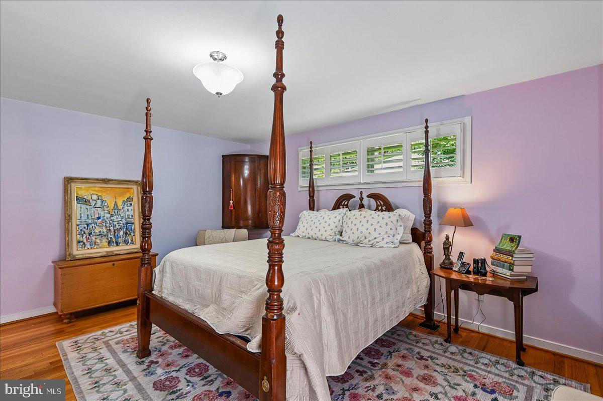 HAMPTON VILLAGE - Residential