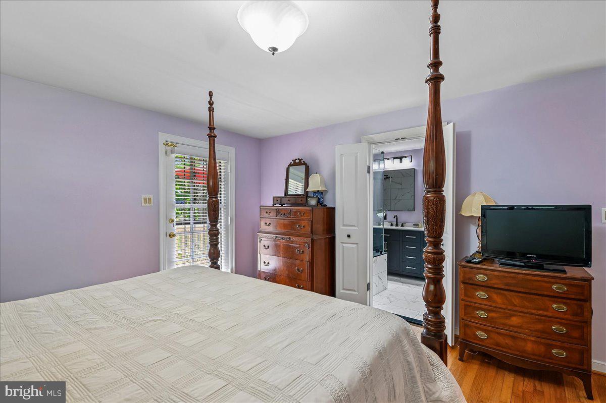 HAMPTON VILLAGE - Residential