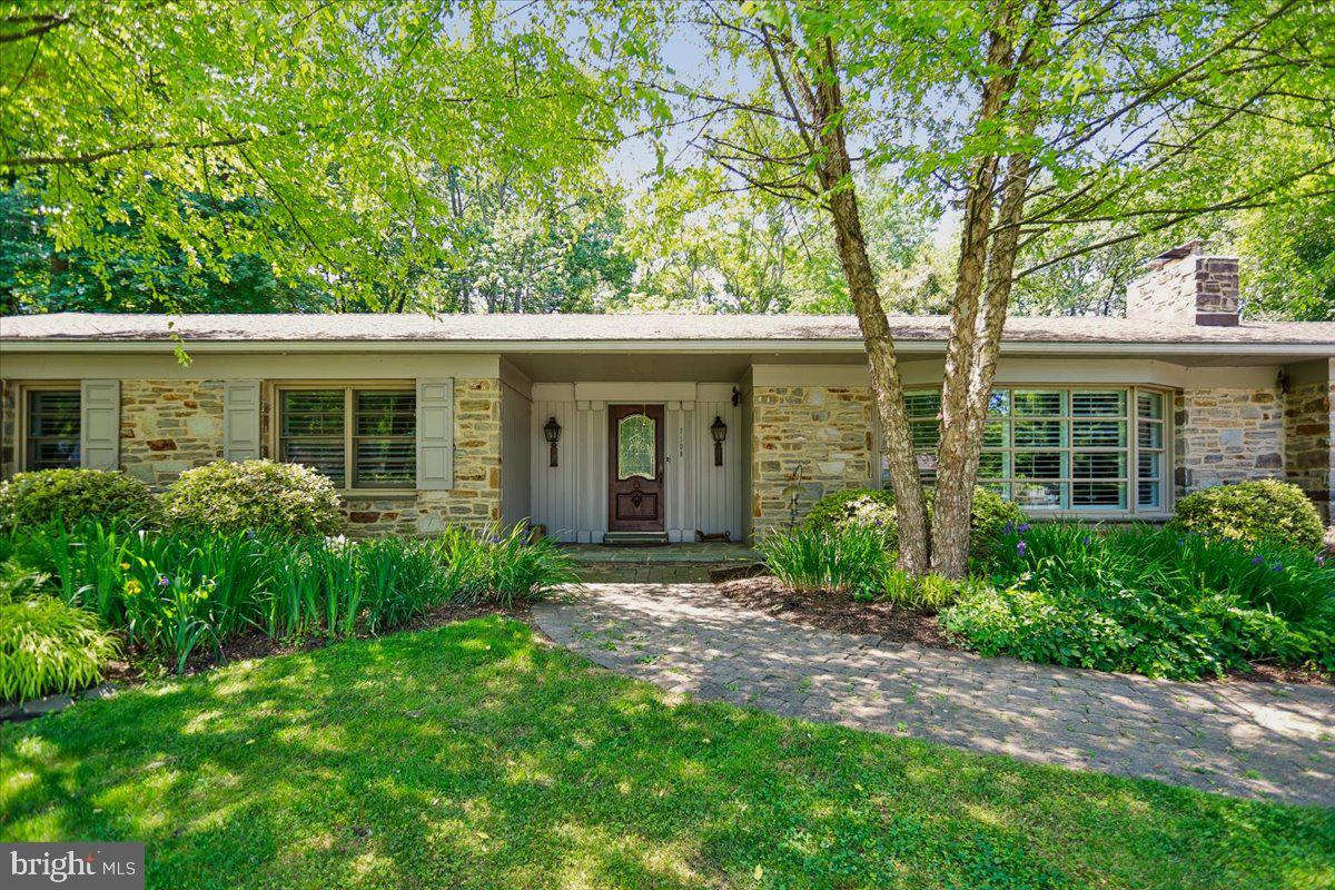 HAMPTON VILLAGE - Residential