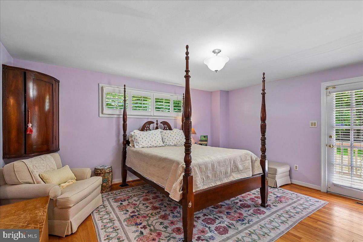 HAMPTON VILLAGE - Residential