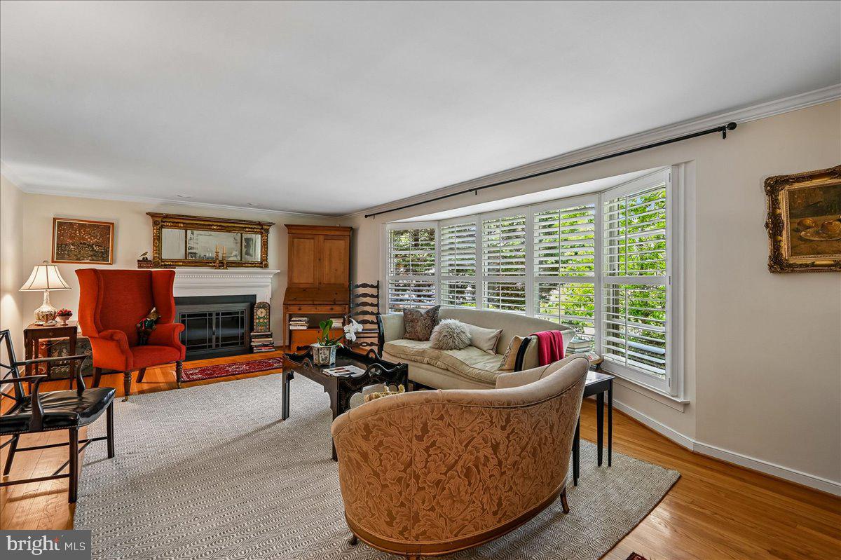 HAMPTON VILLAGE - Residential