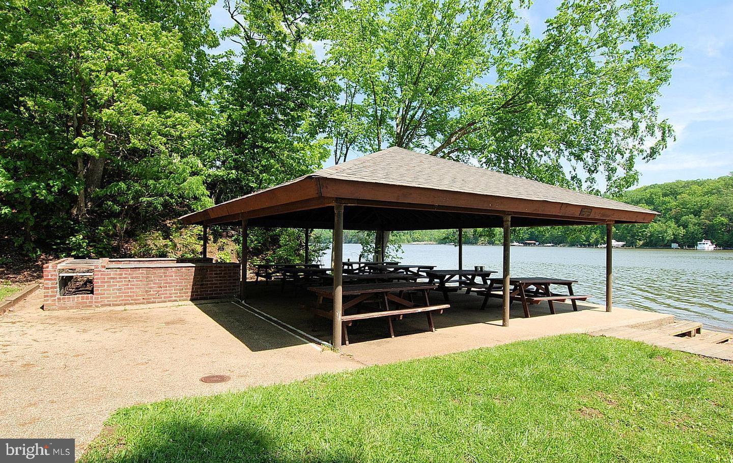HARBOR HILLS - Residential