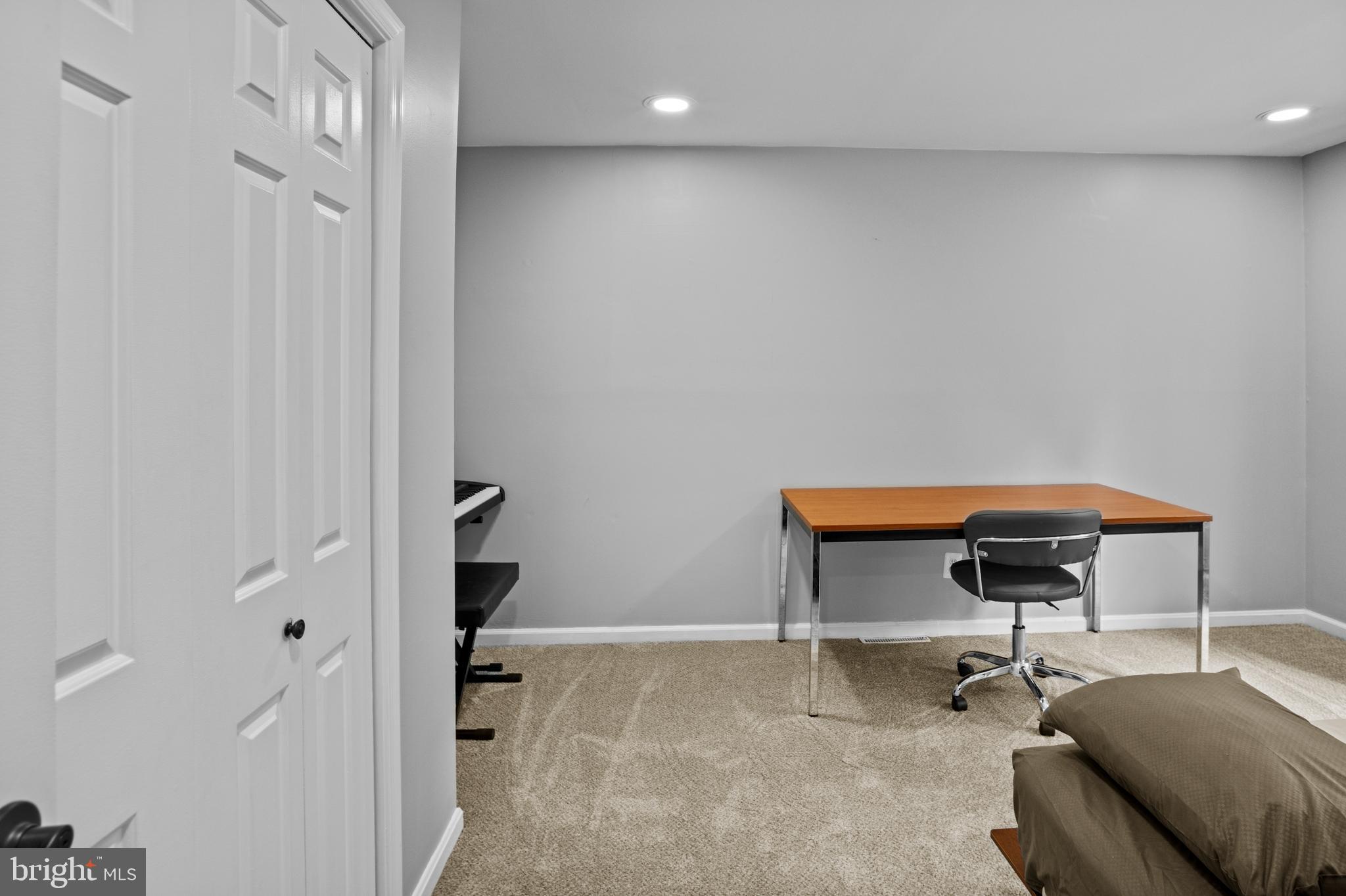HARBOR HILLS - Residential