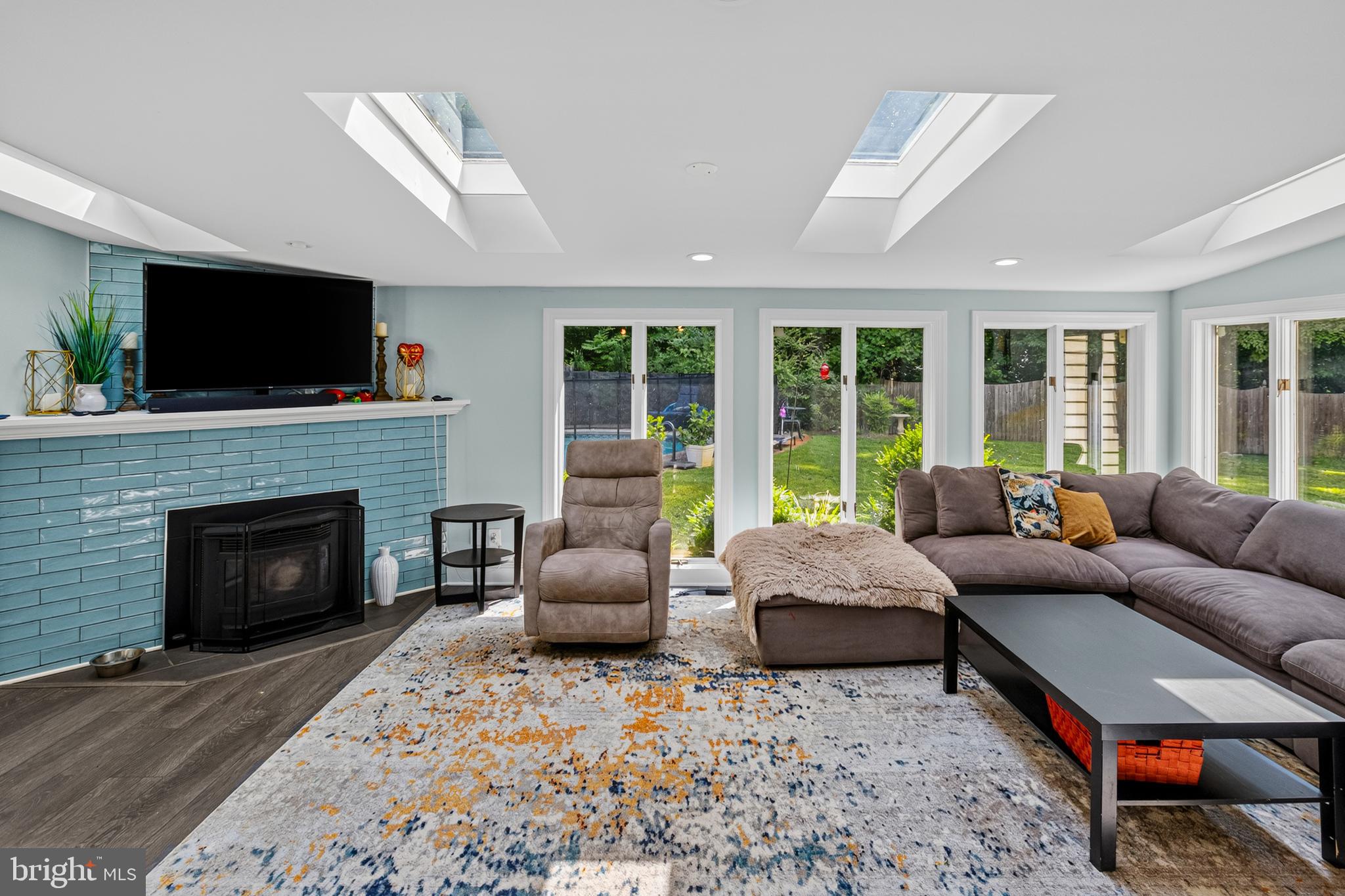 HARBOR HILLS - Residential